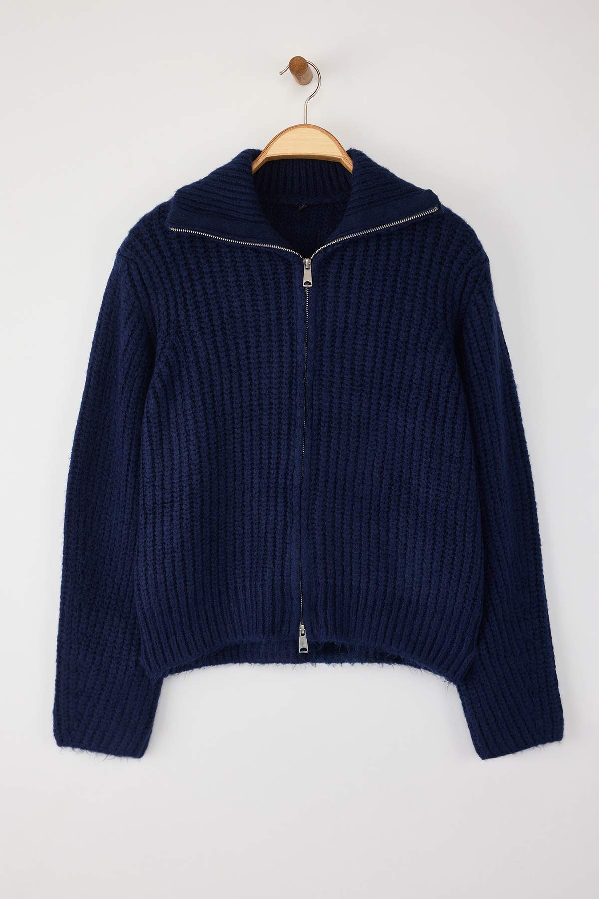 Trendyolmilla  Wardrobe Essentials Lacivert Fermuarlı Yumuşak Dokulu Geniş Kalıp Triko Hırka|TWOAW26HI00049 - Görsel 5