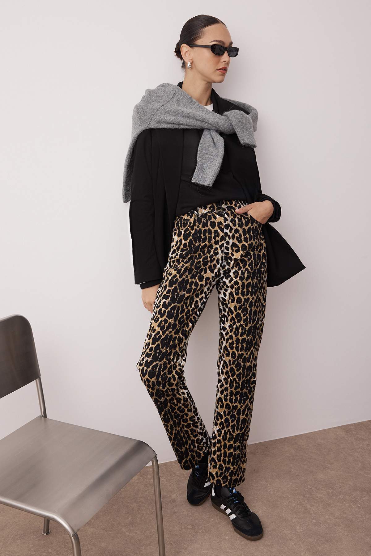 Trendyolmilla  Kahverengi Leopar Desenli Straight/Düz Kesim Dokuma Pantolon TWOSS24PL00170 - Görsel 2