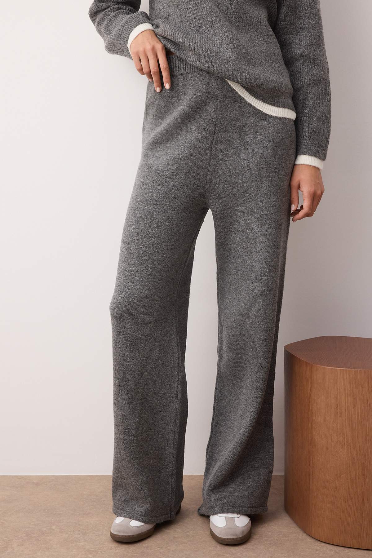 Trendyolmilla  Antrasit Renk Bloklu Kazak-Pantolon Triko Alt - Üst Takım TWOAW26AU00010 - Görsel 3