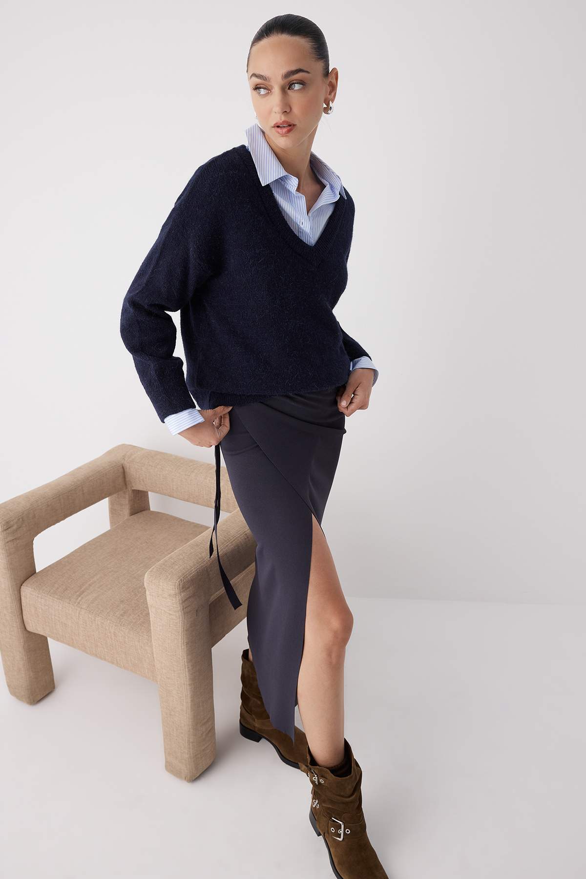 Trendyolmilla  Wardrobe Essentials Lacivert Alpaka Yün Karışımlı Geniş Kalıp Triko Kazak|TWOAW26KZ00000 - Görsel 2