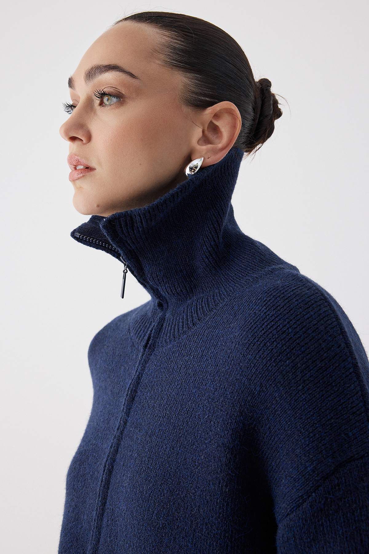 Trendyolmilla  Wardrobe Essentials Lacivert Yumuşak Dokulu Geniş Kalıp Fermuarlı Triko Hırka | TWOAW26HI00092 - Görsel 2