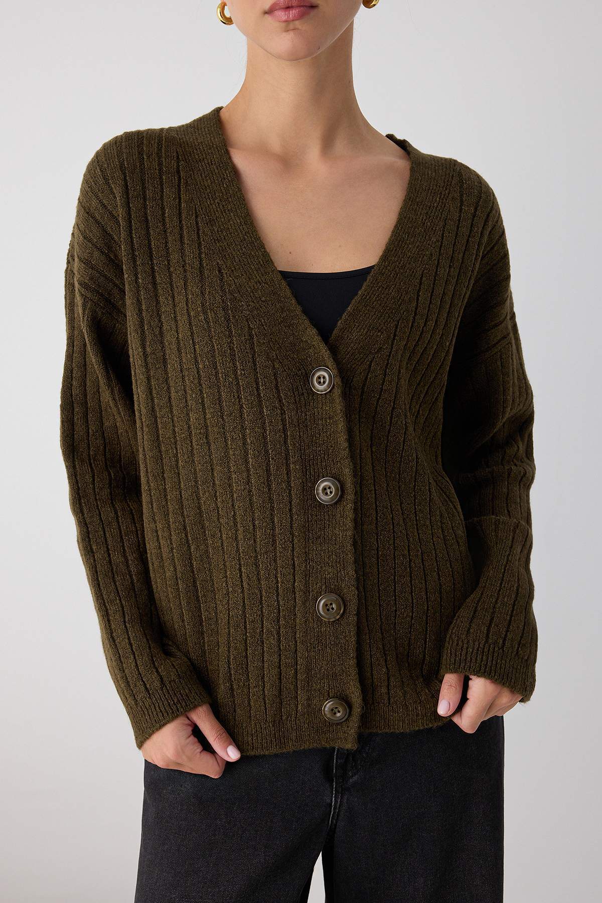 Trendyolmilla  Wardrobe Essentials Haki Yumuşak Dokulu Basic Triko Hırka | TWOAW26HI00119 - Görsel 3