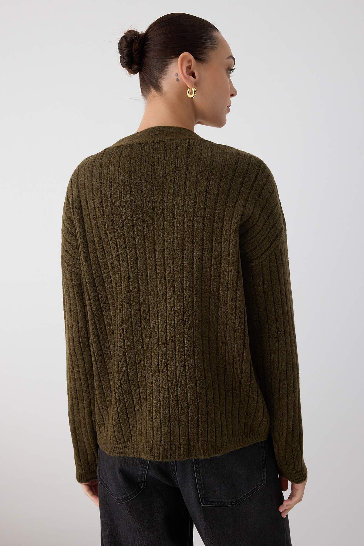 Trendyolmilla  Wardrobe Essentials Haki Yumuşak Dokulu Basic Triko Hırka | TWOAW26HI00119 - Görsel 4