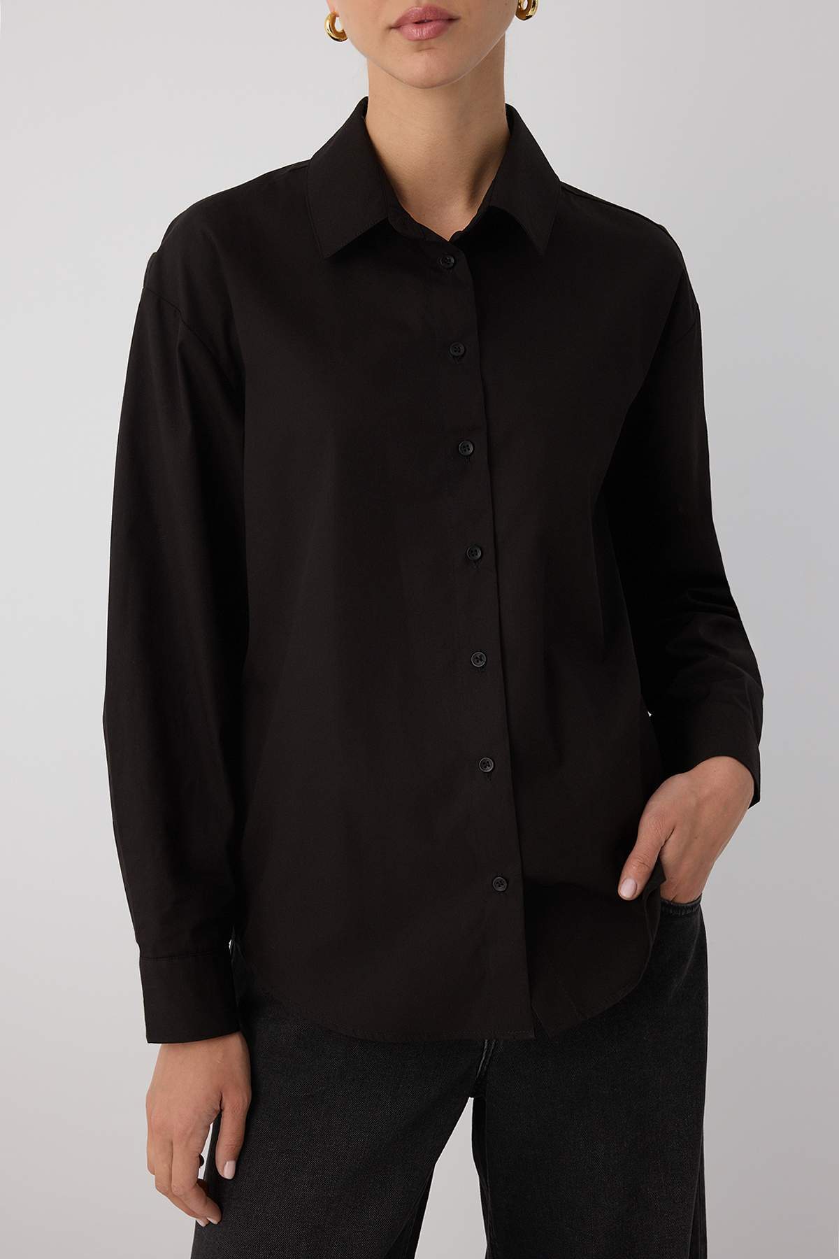 Trendyolmilla  Wardrobe Essentials Siyah Arkası Düğme Detaylı Ayarlanabilir Oversize Gömlek | TWOAW26GO00009 - Görsel 4