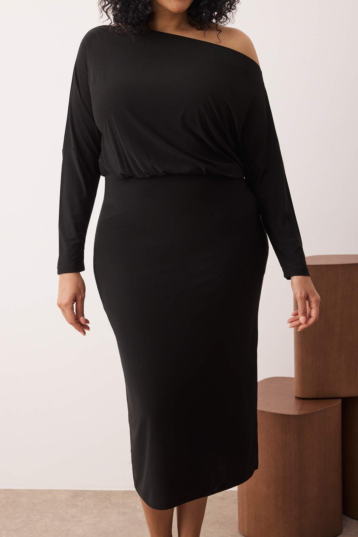 Trendyol Curve-Rochie neagră, dreaptă, asimetrică, cu o singură mânecă, în talie, elastică, tricotată midi TBBAW26AH00018 3