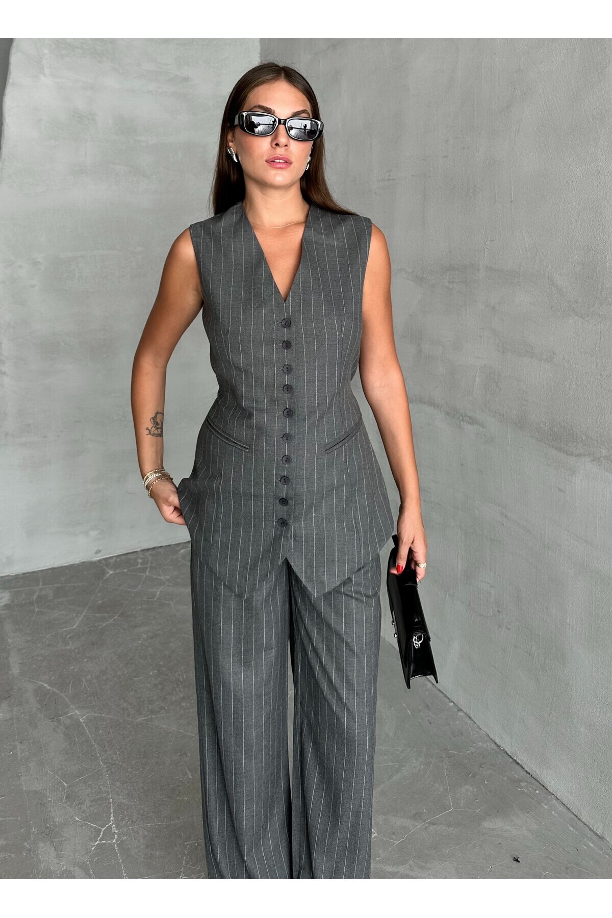 My Blog Antracit csíkos, nulla ujjú mellény nadrág szett - 8432