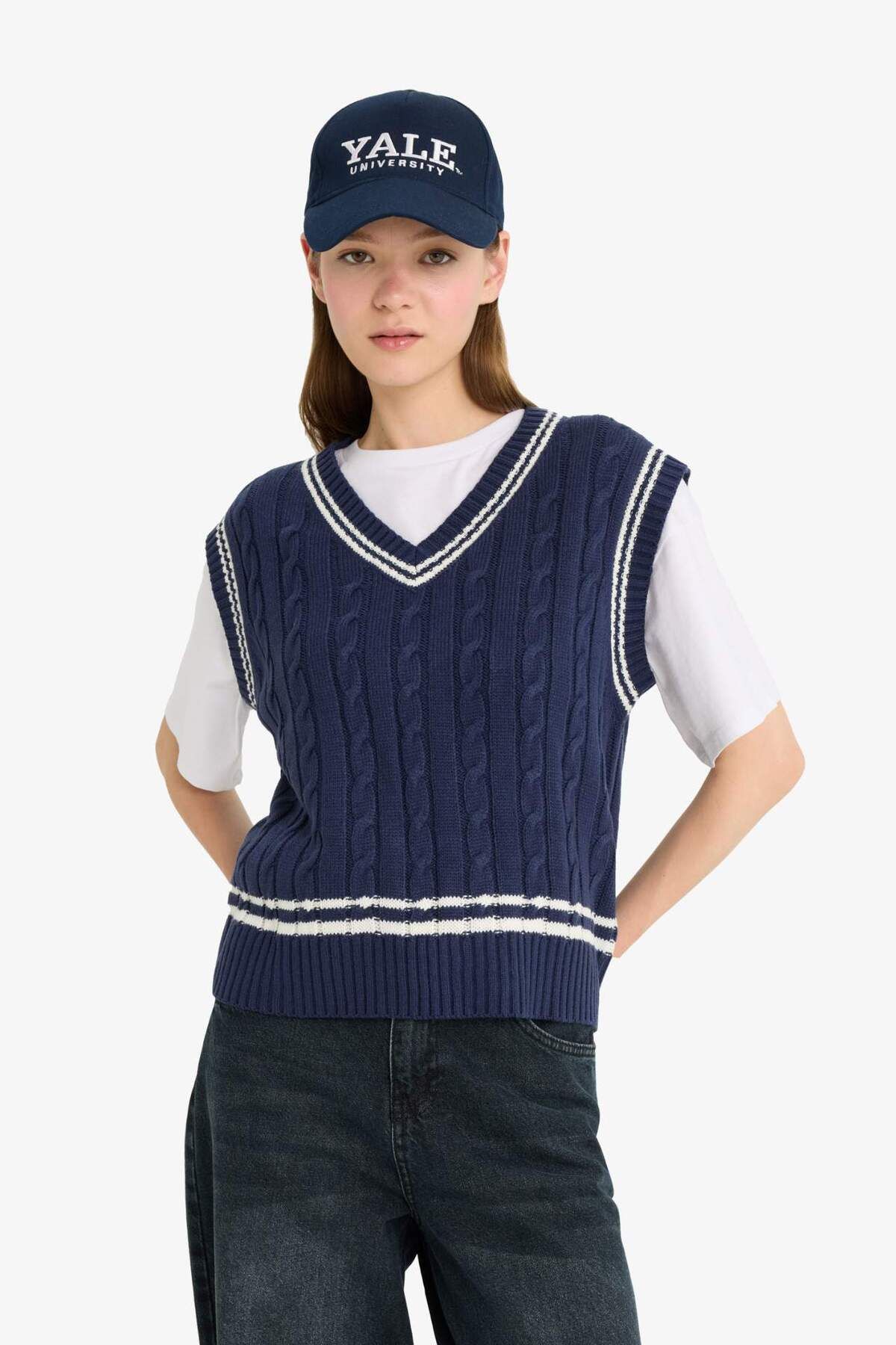 DeFacto-Coool Pulover Regular Fit cu decolteu în V D4686AX25WN 3