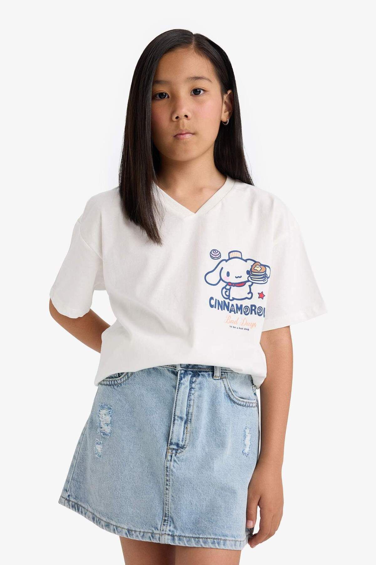 DeFacto-Tricou cu mânecă scurtă pentru fetiță Hello Kitty oversize, cu decolteu în V, cu imprimeu pe spate F7004A825AU 5