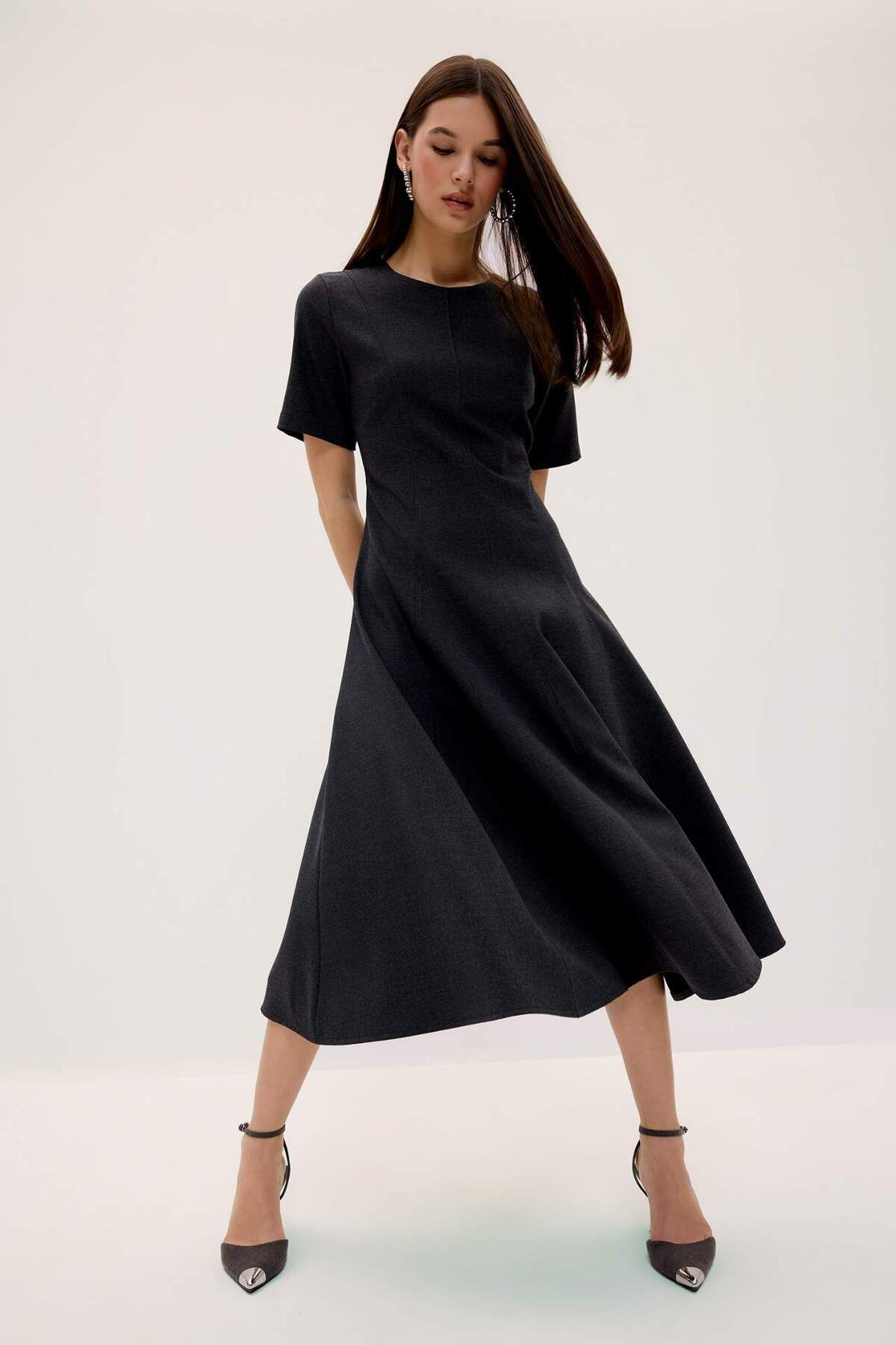DeFacto-Rundhalsausschnitt Basic Plain Kurzarm Midi Sommerkleid F3816ax25sm 2