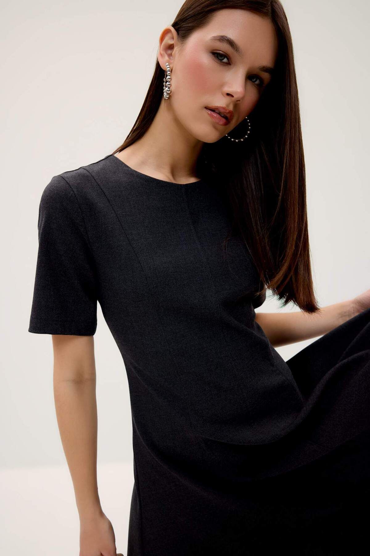 DeFacto-Rundhalsausschnitt Basic Plain Kurzarm Midi Sommerkleid F3816ax25sm 3