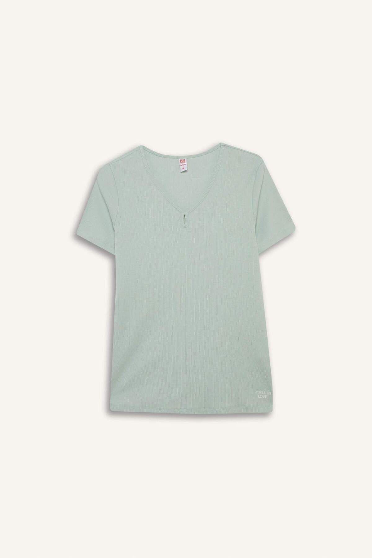 DeFacto-Set pijamale cu potrivire normală |   Top cu maneca scurta |   Partea de jos lungă cu model |   În dragoste E0266ax25sp 6