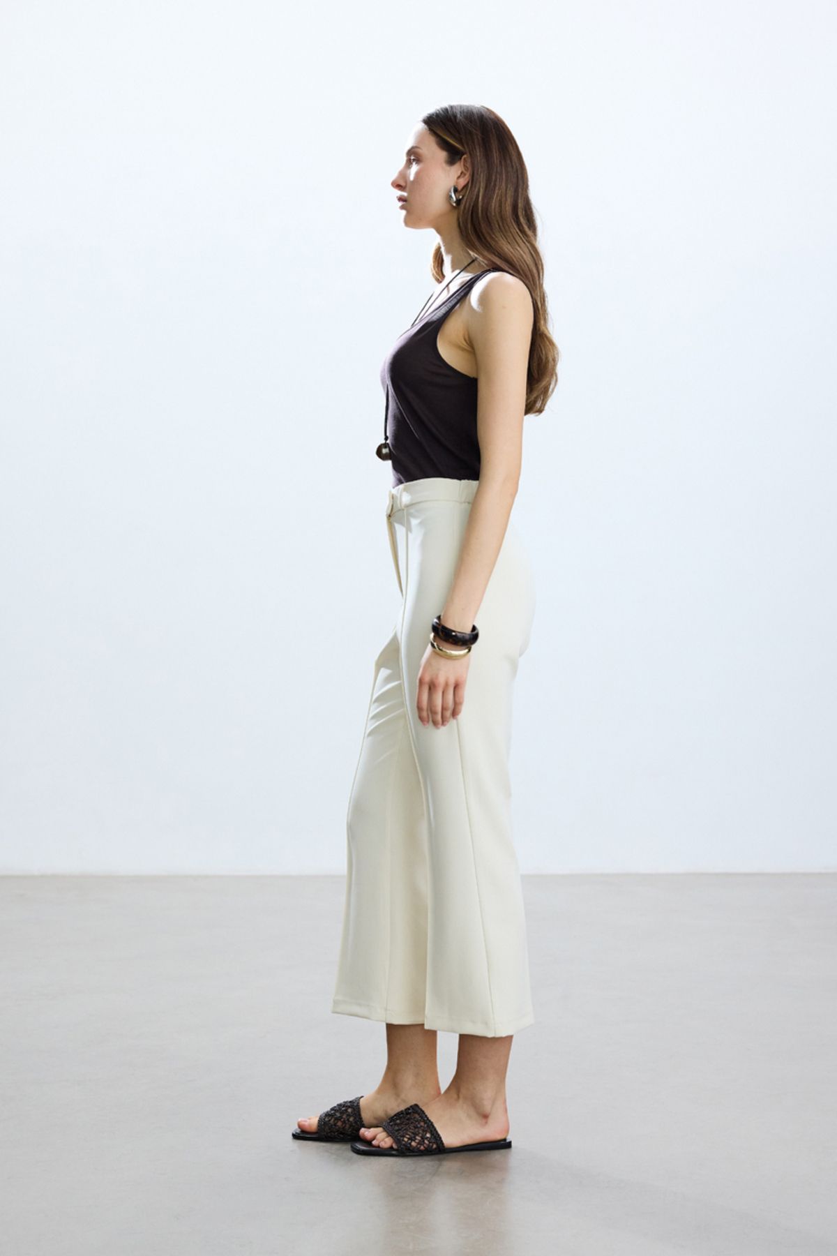 BE BLUE-Milk Color Flare Pants 2