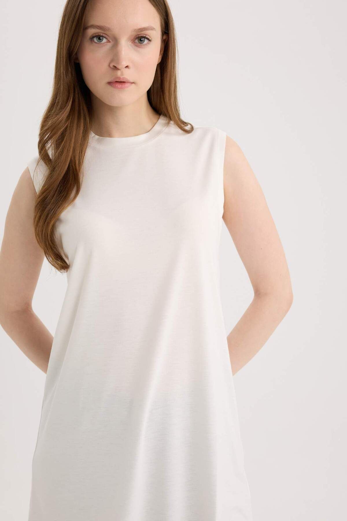 DeFacto-Regular Fit Rundhalsausschnitt Basic Plain Ärmellose Tunika A8352AX25SP 5