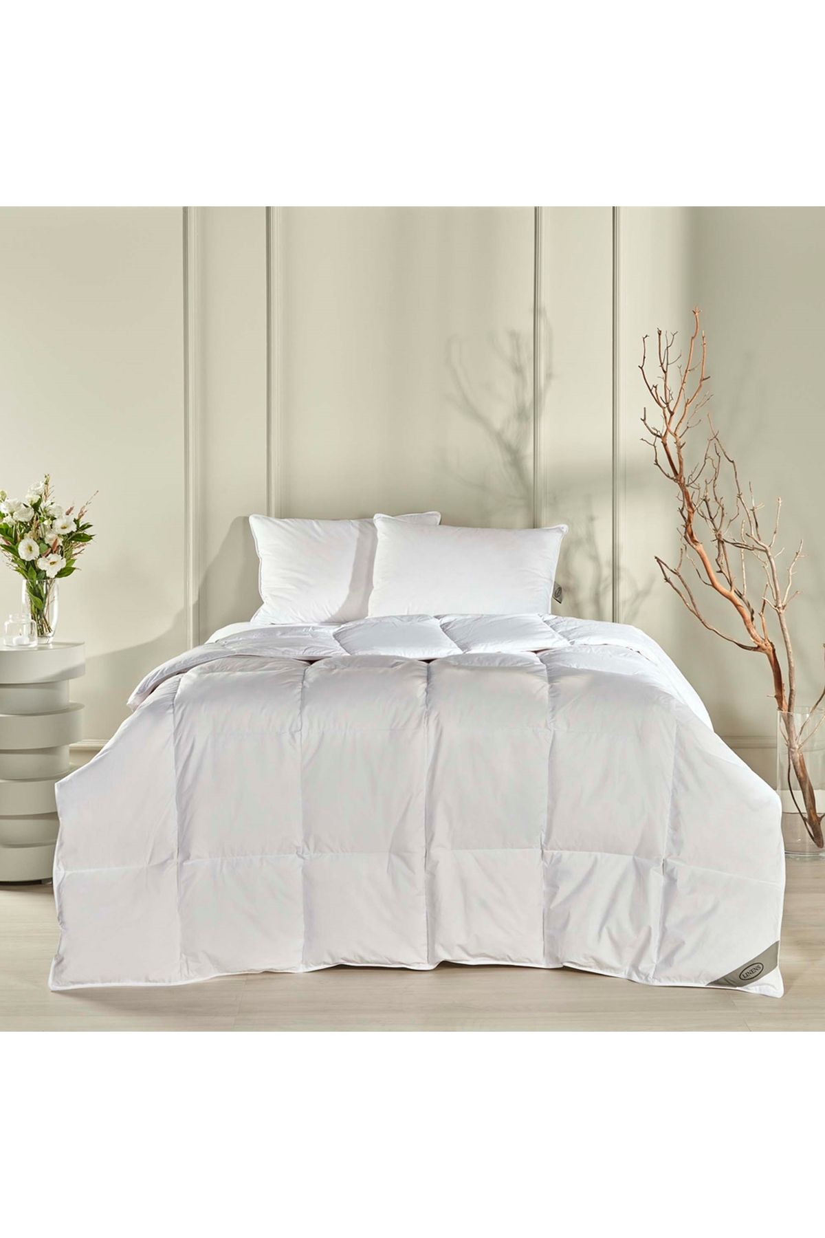Linens-Elegance Goose Feather Double Quilt 1