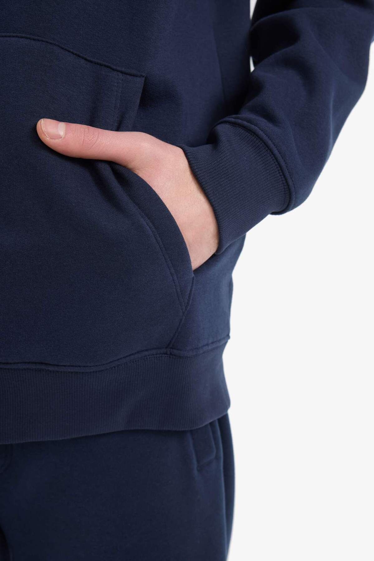 DeFacto-Comfort Fit Kapuzenpullover mit weichem, flauschigem Basic-Sweatshirt mit geradem, dickem Reißverschluss D7599AX25SP 5