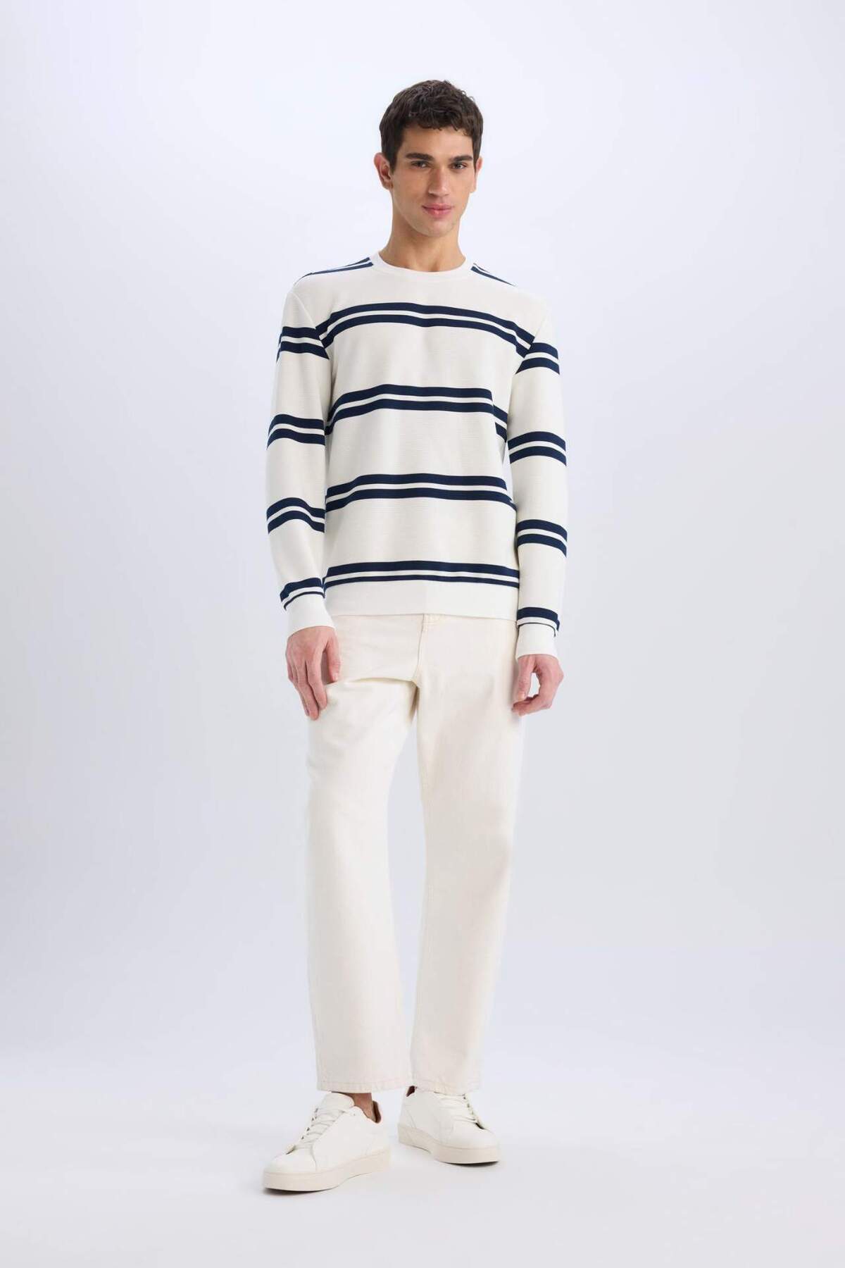 DeFacto-Regular Fit Crew Neck Textured Sweatshirt D7595Ax25Sp 2