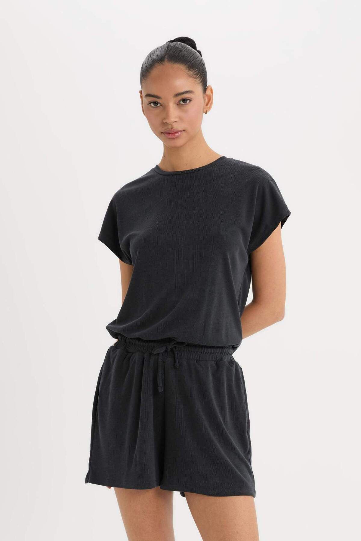 DeFacto-DeFactoFit Standard Fit Rundhals Basic Gerader Pocket Modal Sportler Kurzer Jumpsuit E2935AX25SM 6
