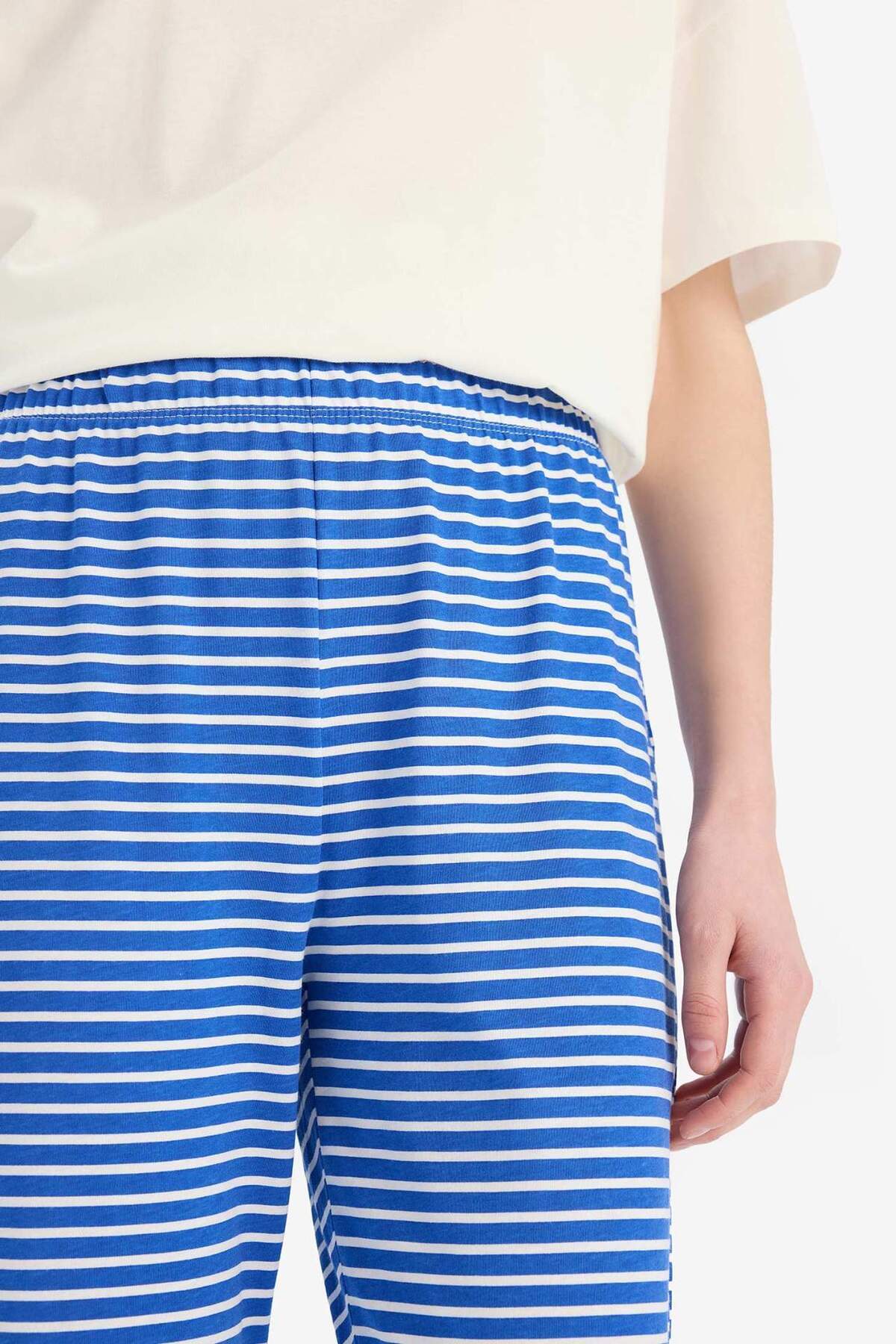 DeFacto-Set de pijamale cu mâneci scurte: pijama lungă deasupra și de jos, cu talie elastică In Love E7181ax25sp 5