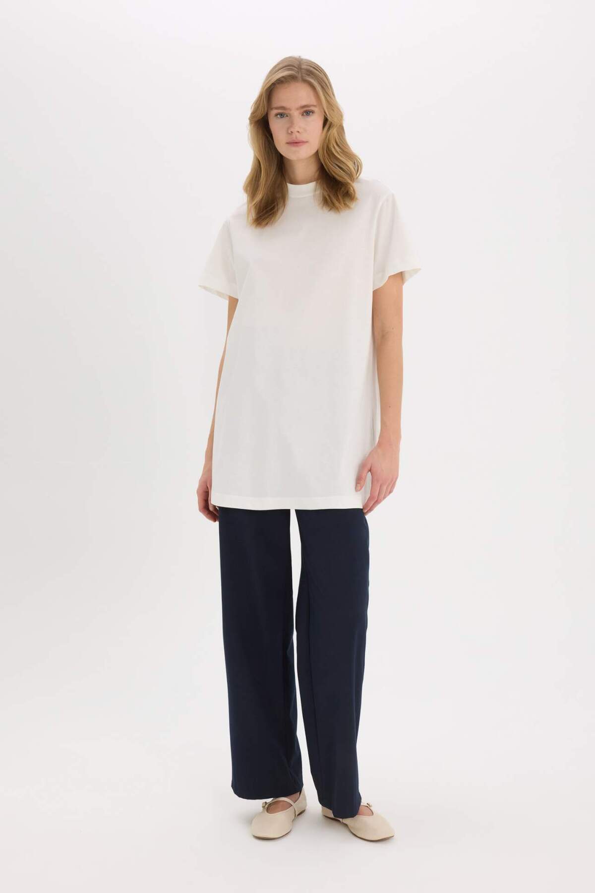 DeFacto-Regular Fit Rundhals Basic Unifarben Kurzarm Hijab T-Shirt Tunika A8351AX25SP 2