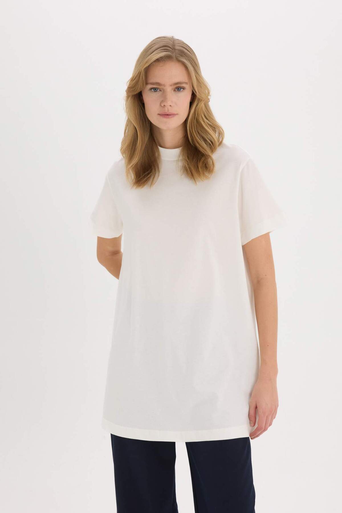 DeFacto-Regular Fit Rundhals Basic Unifarben Kurzarm Hijab T-Shirt Tunika A8351AX25SP 3