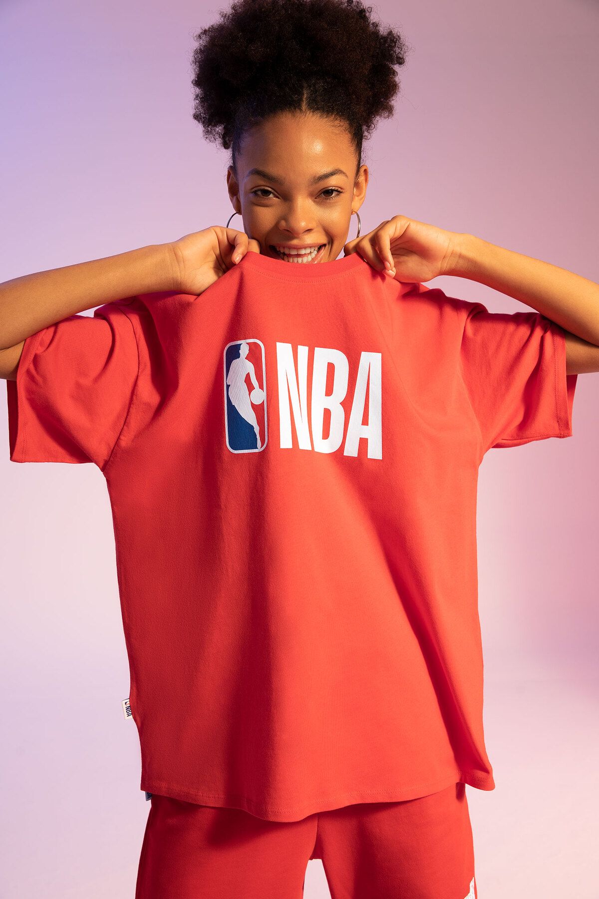 DeFacto-Тениска с къс ръкав DeFactoFit NBA Wordmark Oversize Wide Pattern Print V9082AZ25SP 3