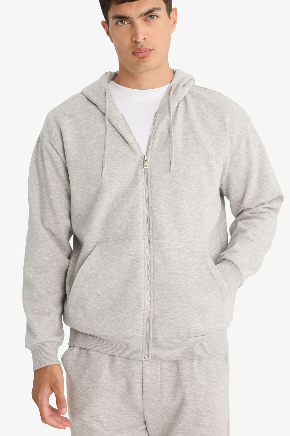DeFacto-Comfort Fit Kapuzenpullover mit weichem, flauschigem Basic-Sweatshirt mit geradem, dickem Reißverschluss D7599AX25SP 1