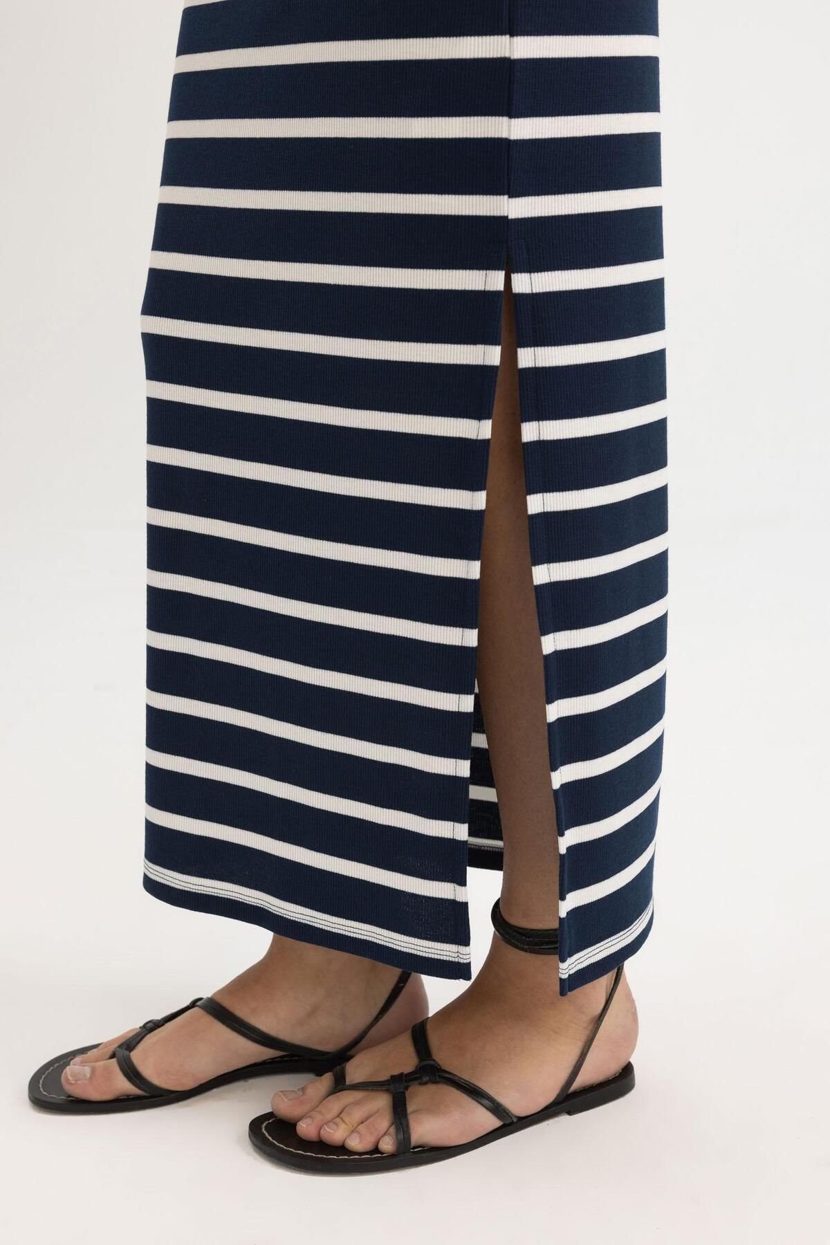 DeFacto-Gestreifter, gerippter Camisole-Midirock mit normaler Taille A9418ax23hs 6