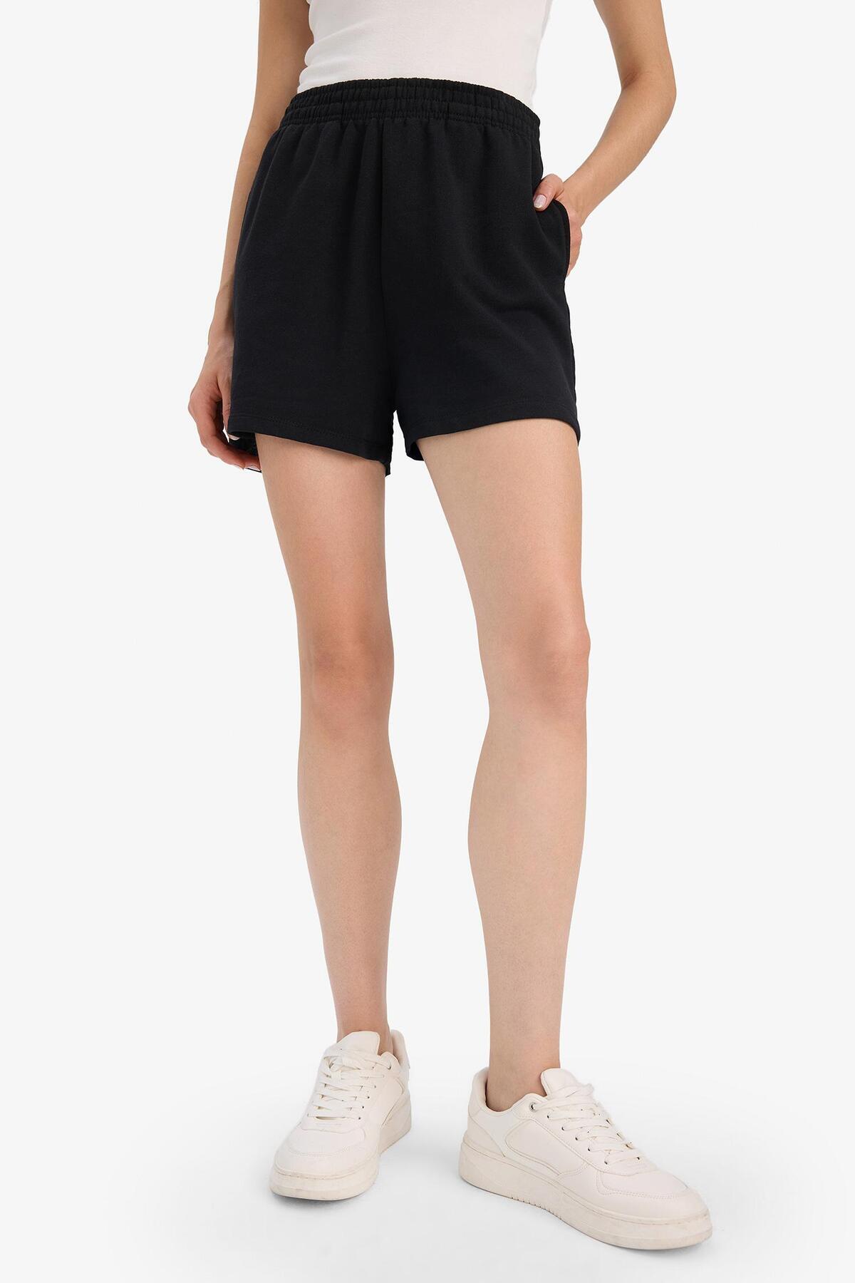 DeFacto-Regular Fit Elastic Waist Pocket Shorts F6776Ax25Hs 4