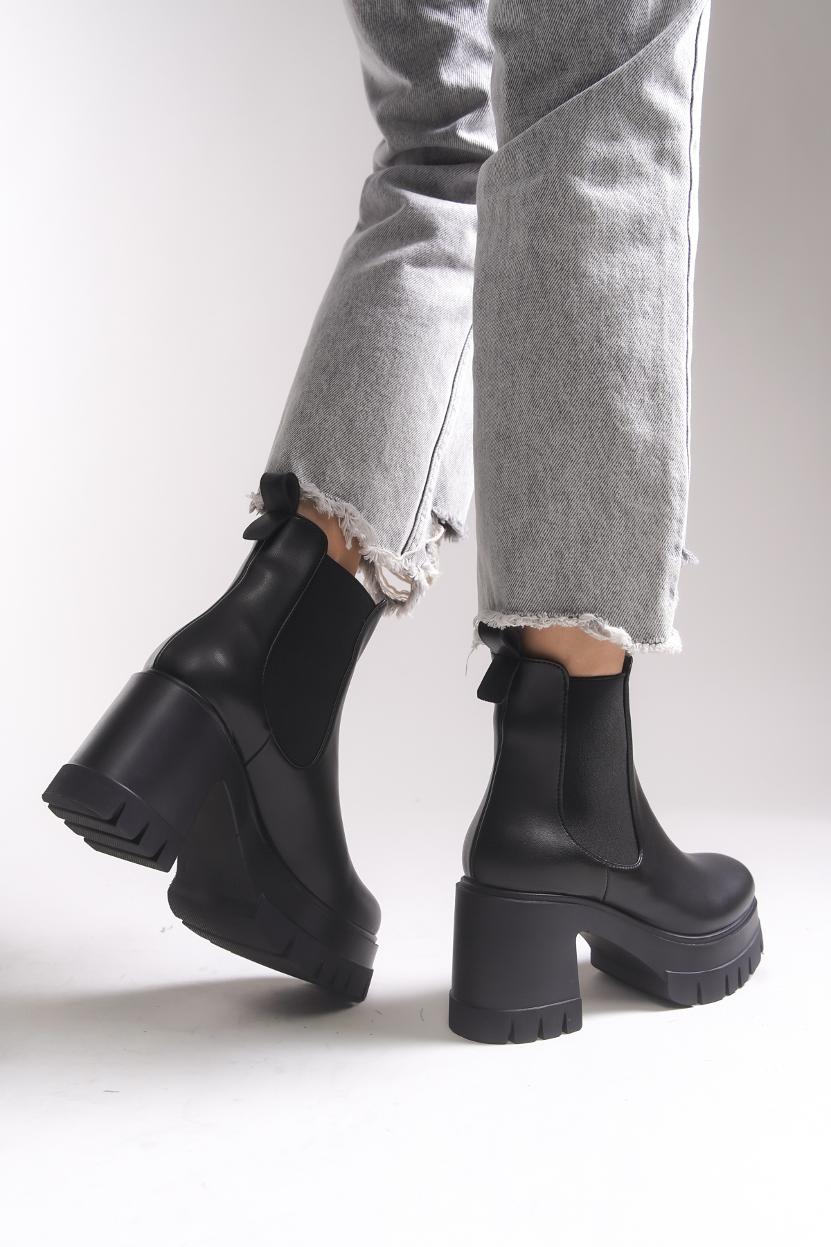 Riccon Dámské kozačky na podpatku černá kůže