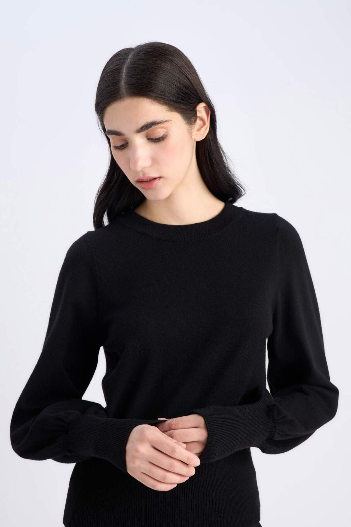 DeFacto-Basic-Strickpullover mit normaler Passform und Rundhalsausschnitt F0542AX24CW 3