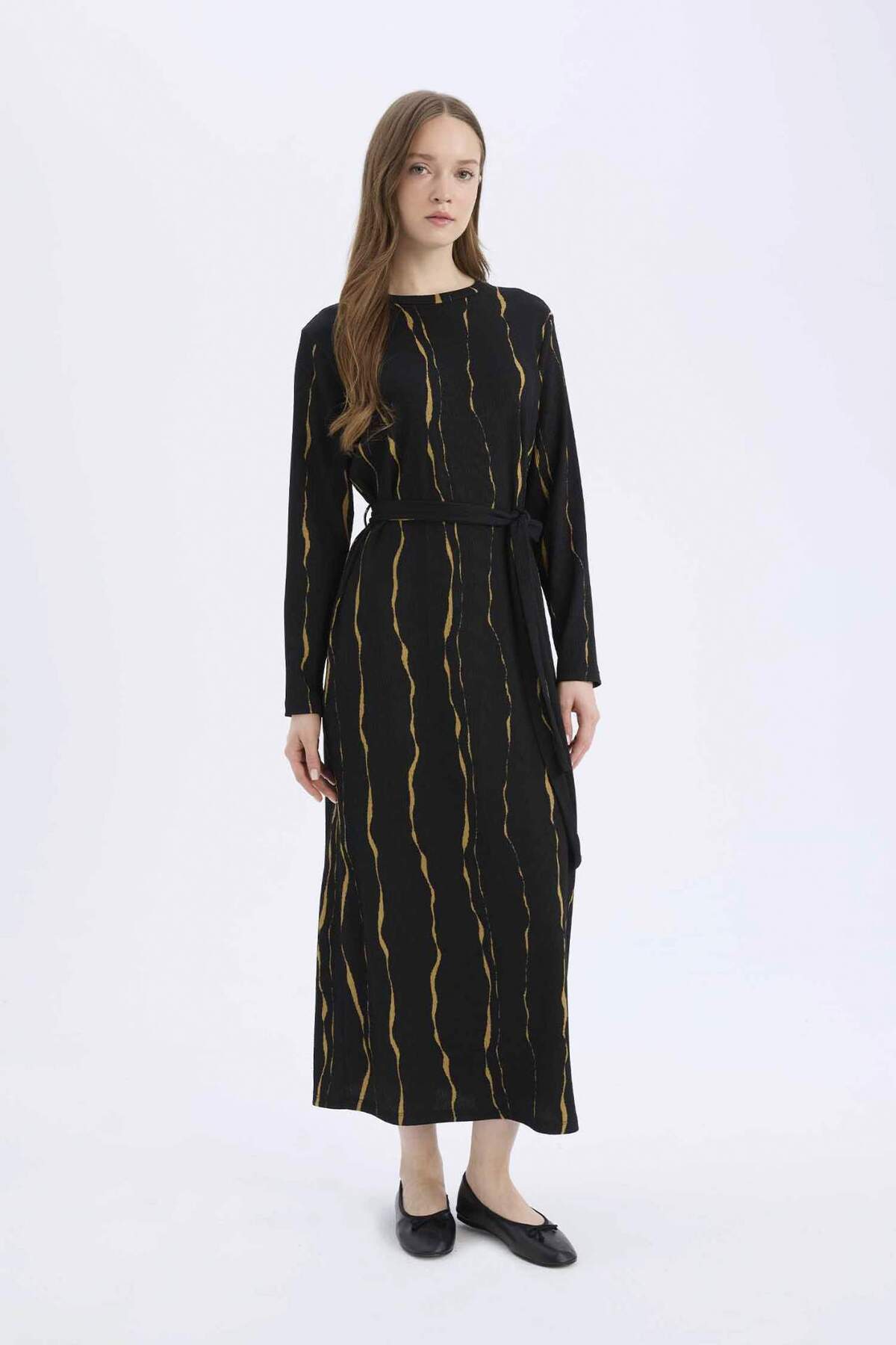 DeFacto-Regular Fit Crew Deckline Print Dlouhé rukávy Twist Maxi šaty E5461AX25SP 2