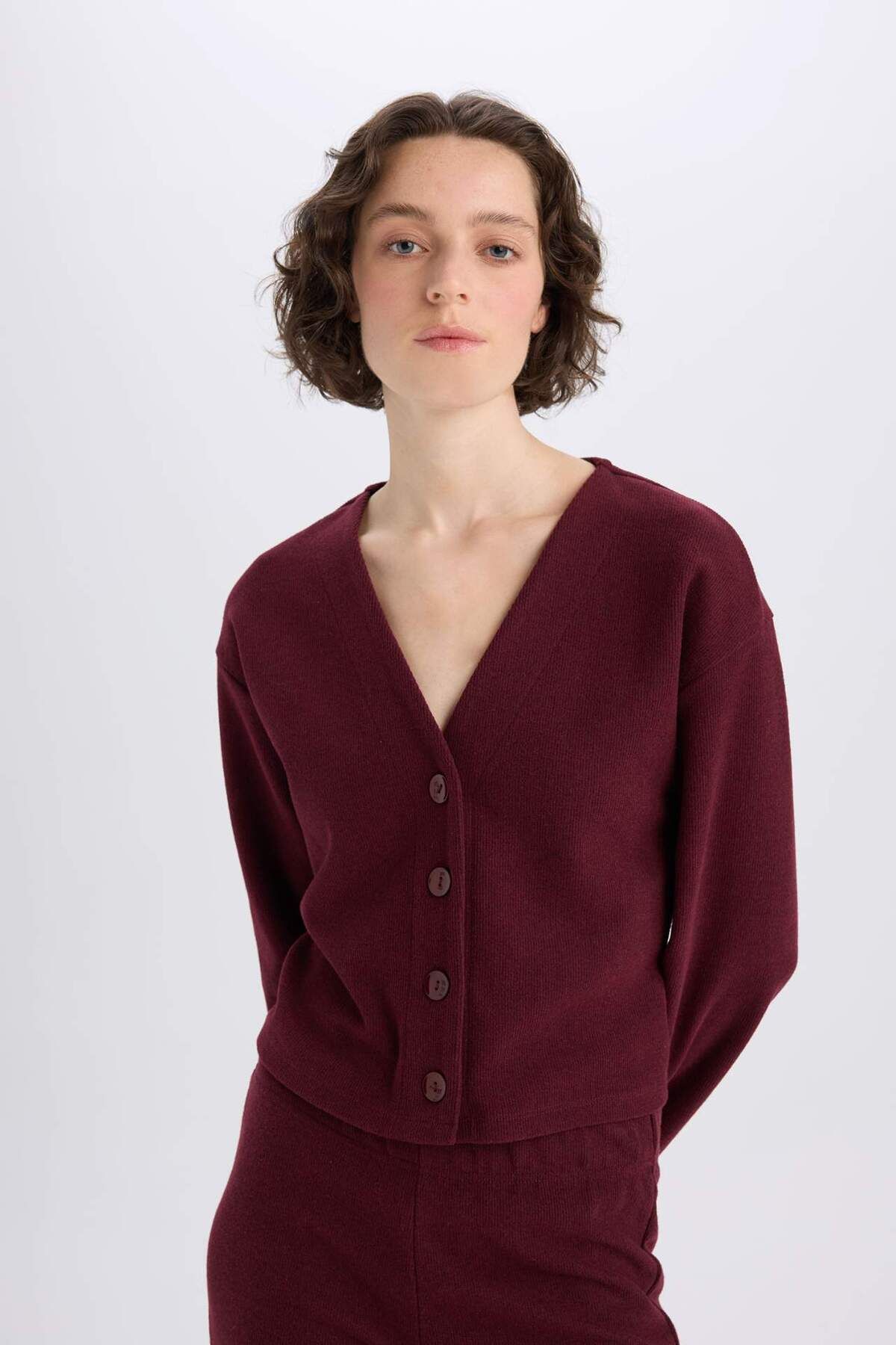 DeFacto-2er-Set Strickjacke mit V-Ausschnitt und Knöpfen, Hose mit weitem Bein und dehnbarer Taille E9859AX24WN 5