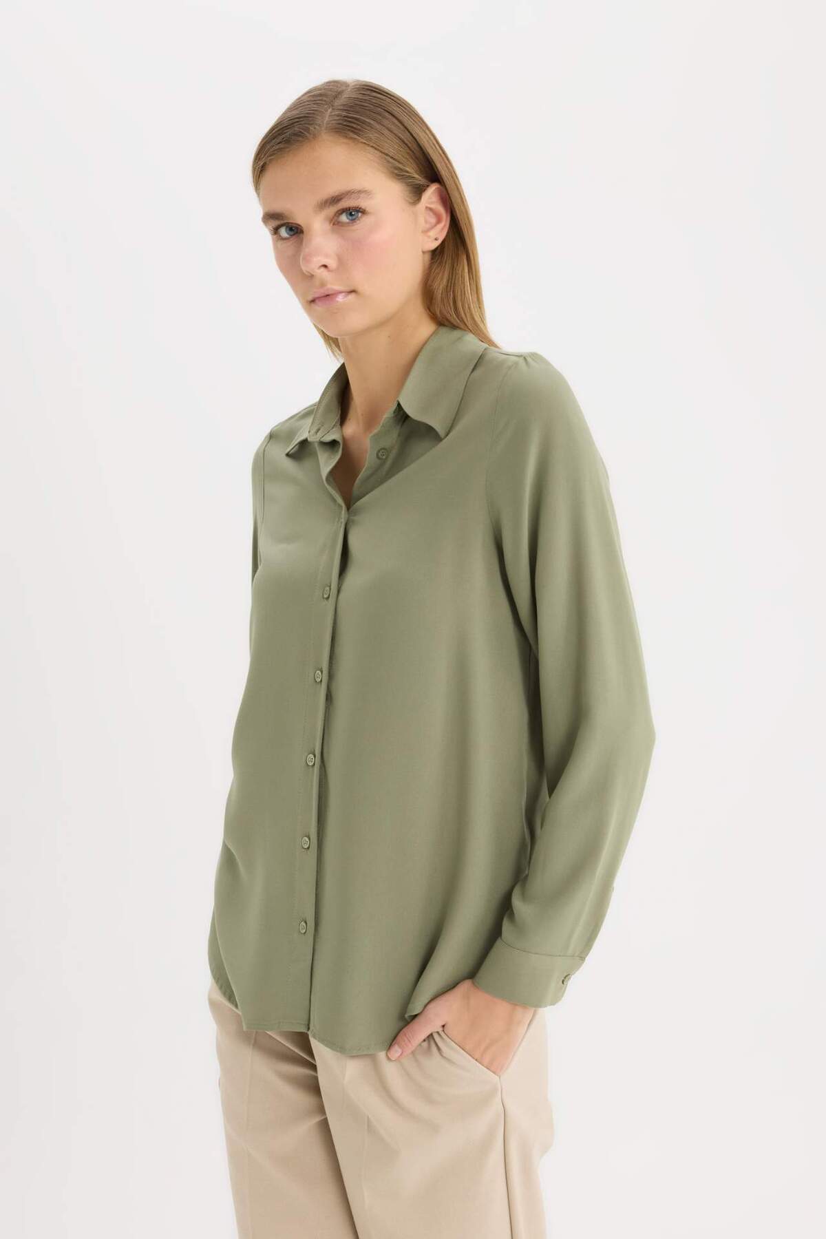 DeFacto-Schwarzes Basic-Langarmshirt mit normaler Passform Z6472AZ25SP 3