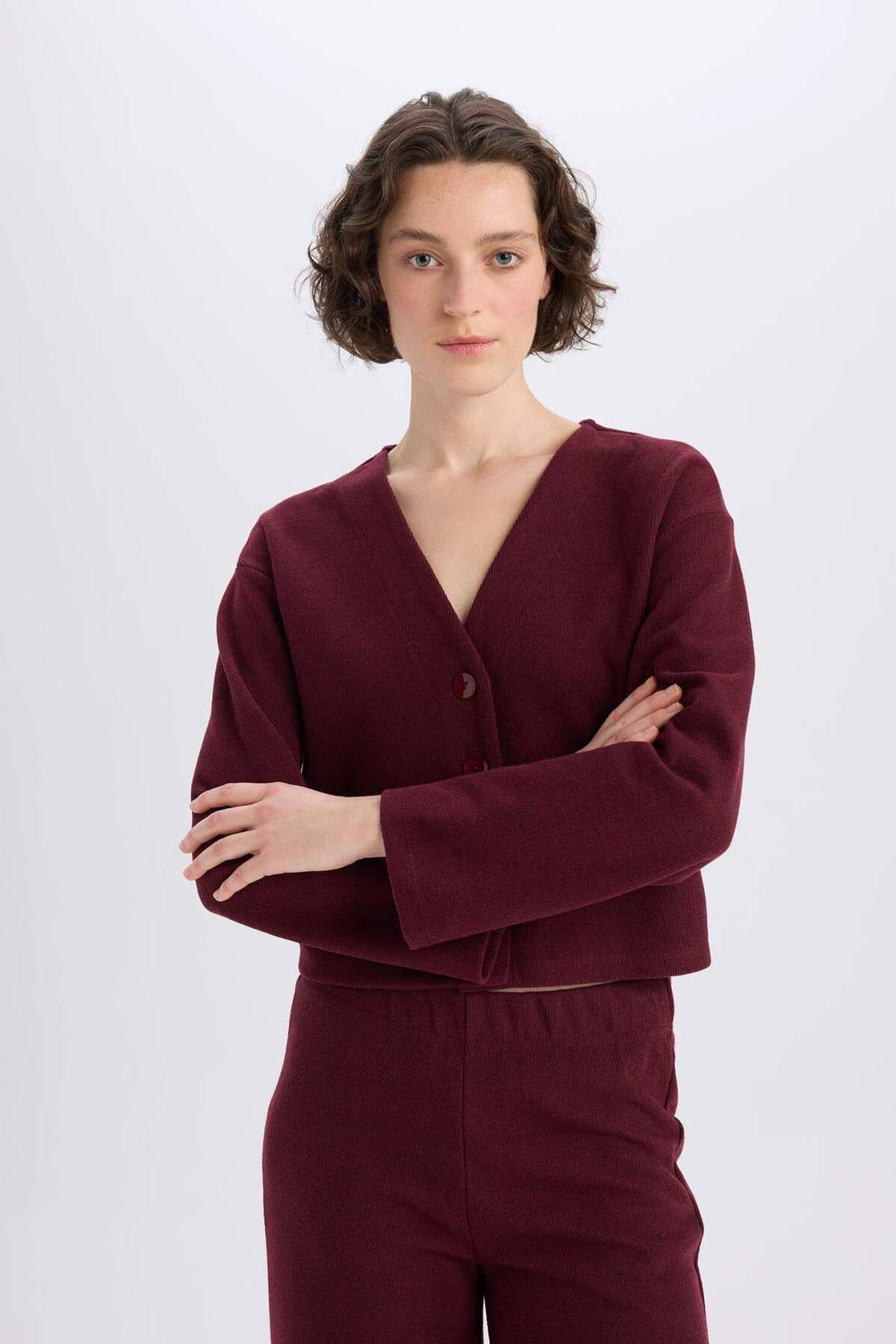 DeFacto-2er-Set Strickjacke mit V-Ausschnitt und Knöpfen, Hose mit weitem Bein und dehnbarer Taille E9859AX24WN 4
