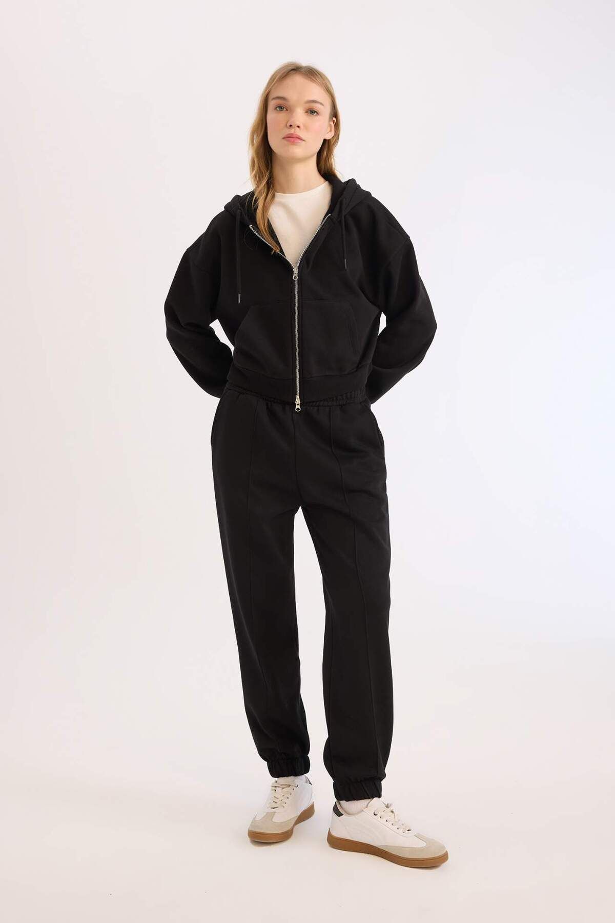 DeFacto-Cool Thick Jogger Sweatpants Basic Plain with Pockets Elastic Waist and Legs E6300Ax24Wn 3