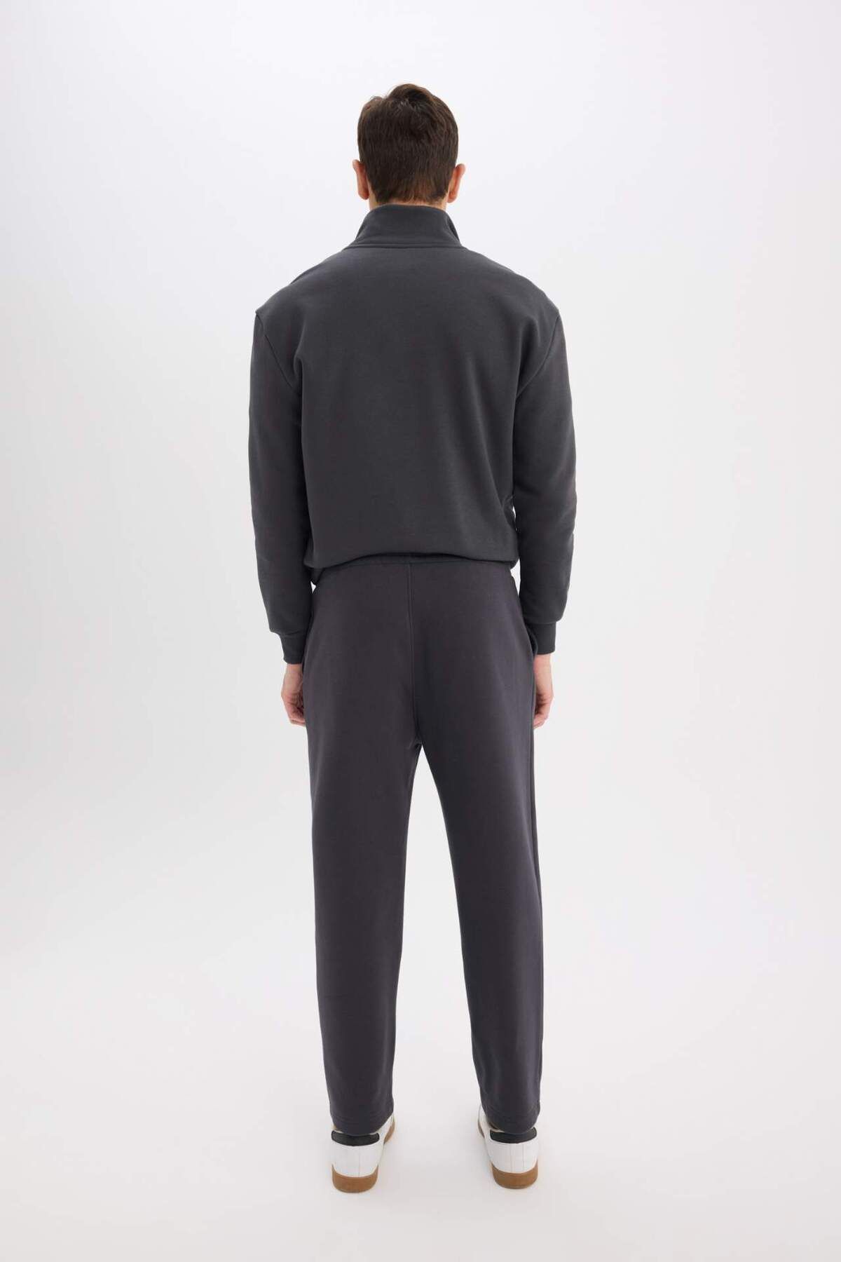 DeFacto-Jogginghose mit normaler Passform, Basic, einfarbig, mit Fleece-Innenseite, Taschen, Schnürung an der Taille, gerader Beinabschluss D7836AX25SP 6
