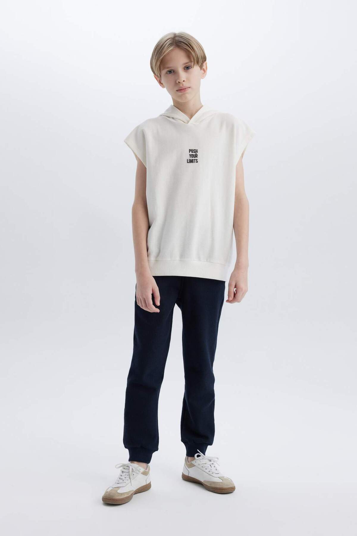 DeFacto-Boy's Hooded Embroidered Vest D8487A825Sp 4