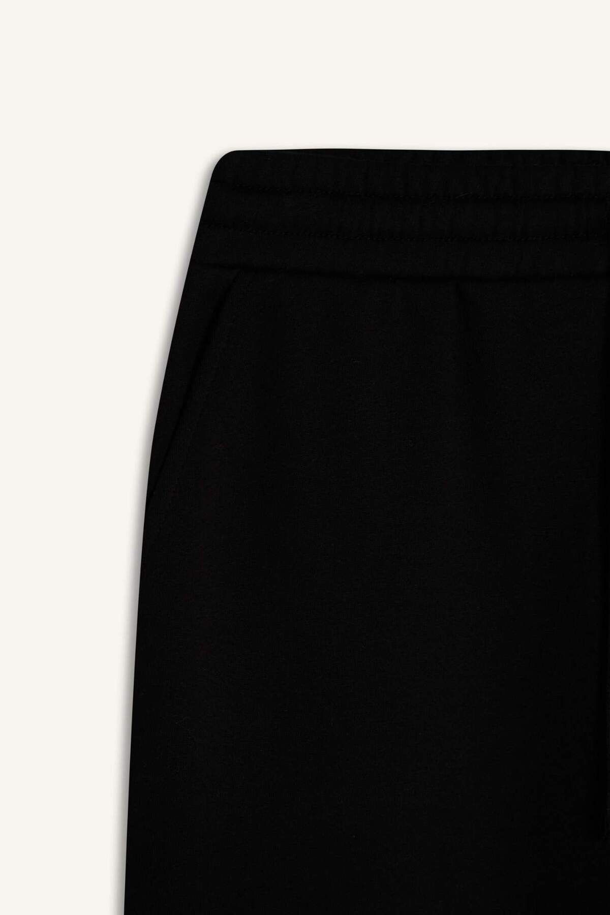 DeFacto-Jogginghose mit normaler Passform, Basic, einfarbig, mit Fleece-Innenseite, Taschen, Schnürung an der Taille, gerader Beinabschluss D7836AX25SP 8