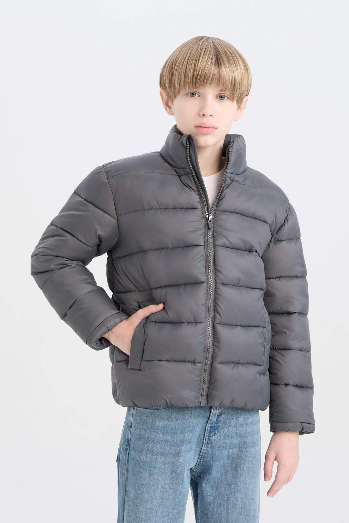 DeFacto-Boy's Water Repellent Puffer Jacket with Zipper Pockets D5900A825Sp 4