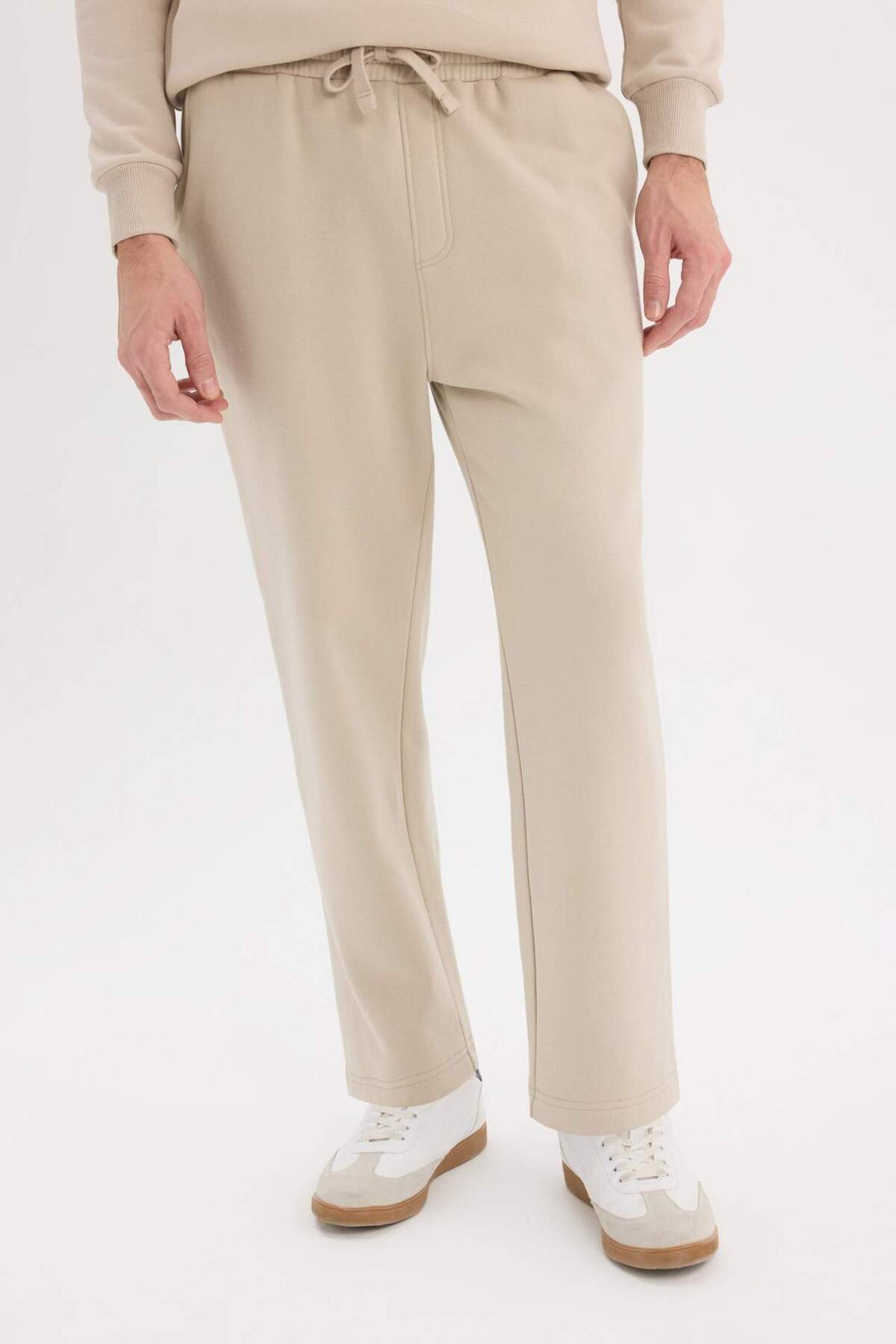DeFacto-Jogginghose mit normaler Passform, Basic, einfarbig, mit Fleece-Innenseite, Taschen, Schnürung an der Taille, gerader Beinabschluss D7836AX25SP 4