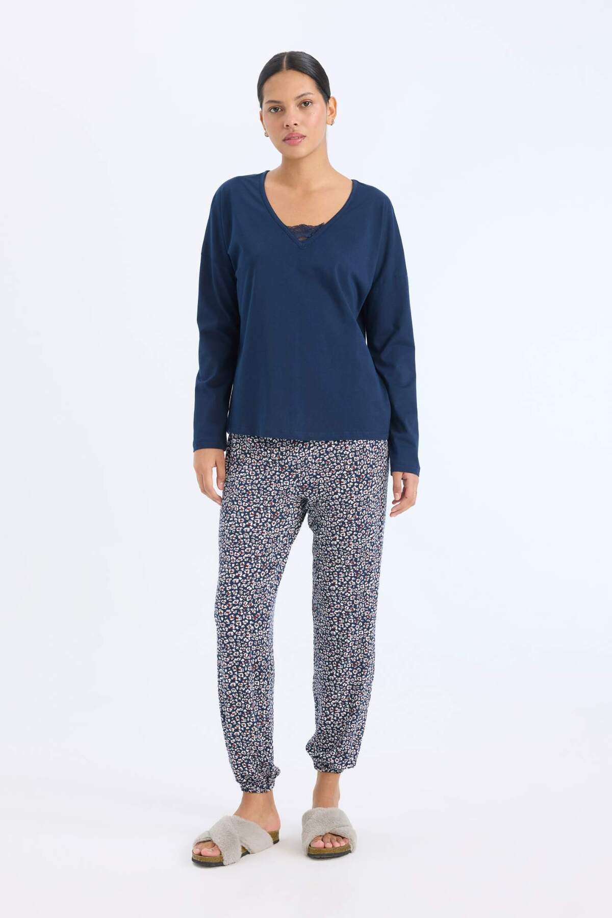 DeFacto-Sleepwear Set to Fall in Love - Long Sleeve and Pattern E2357Ax24Wn 1