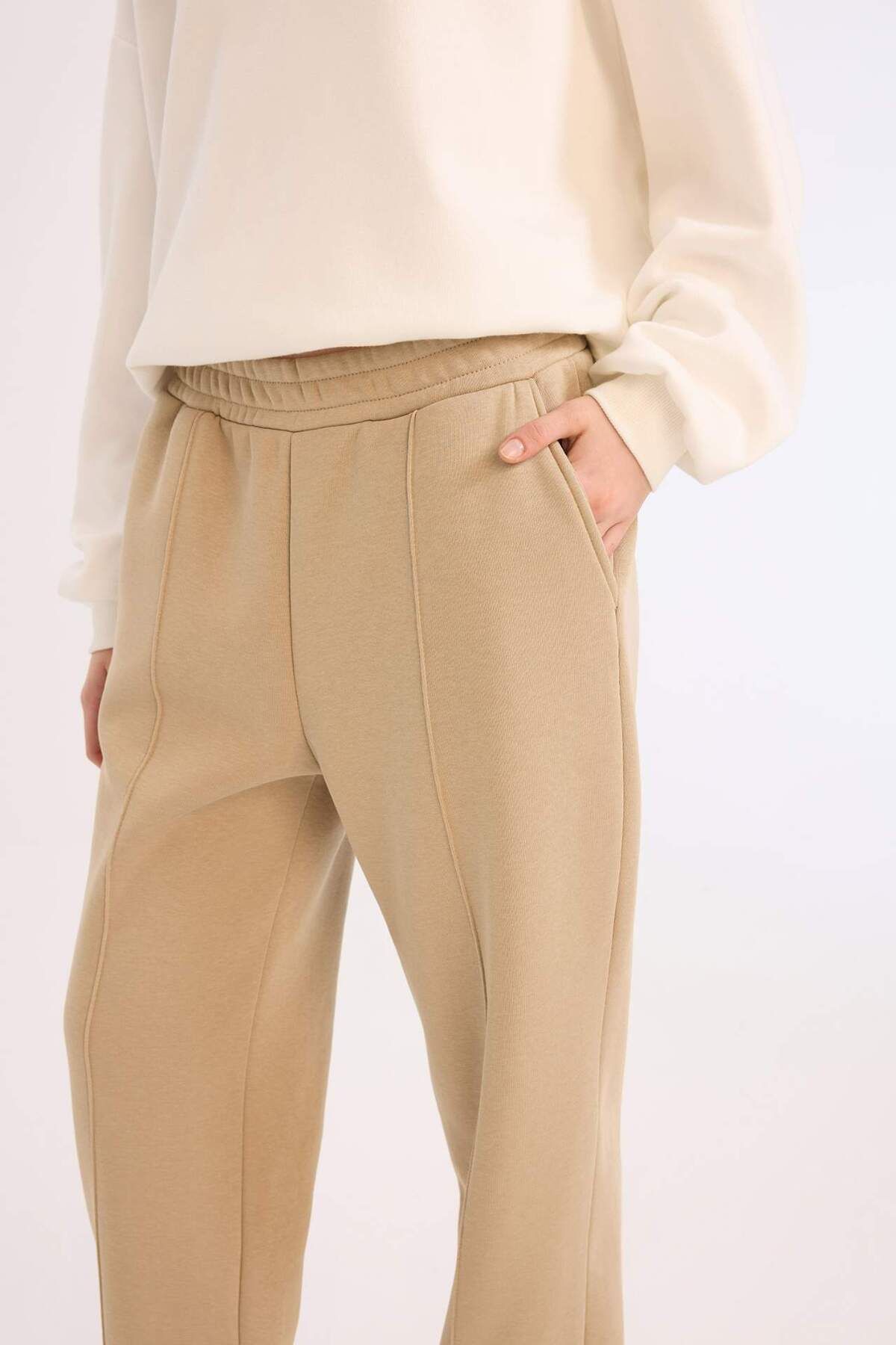 DeFacto-Thick Jogger Sweatpants - with Straight Pockets and Elastic Waist E6300Ax24Wn 5