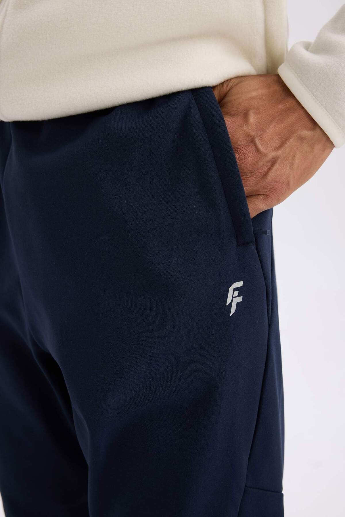 DeFacto-Defactofit - Standard Fit Thick Jogger Sweatpants with Pockets, Sports Elastic Waist D6312Ax24Wn 5