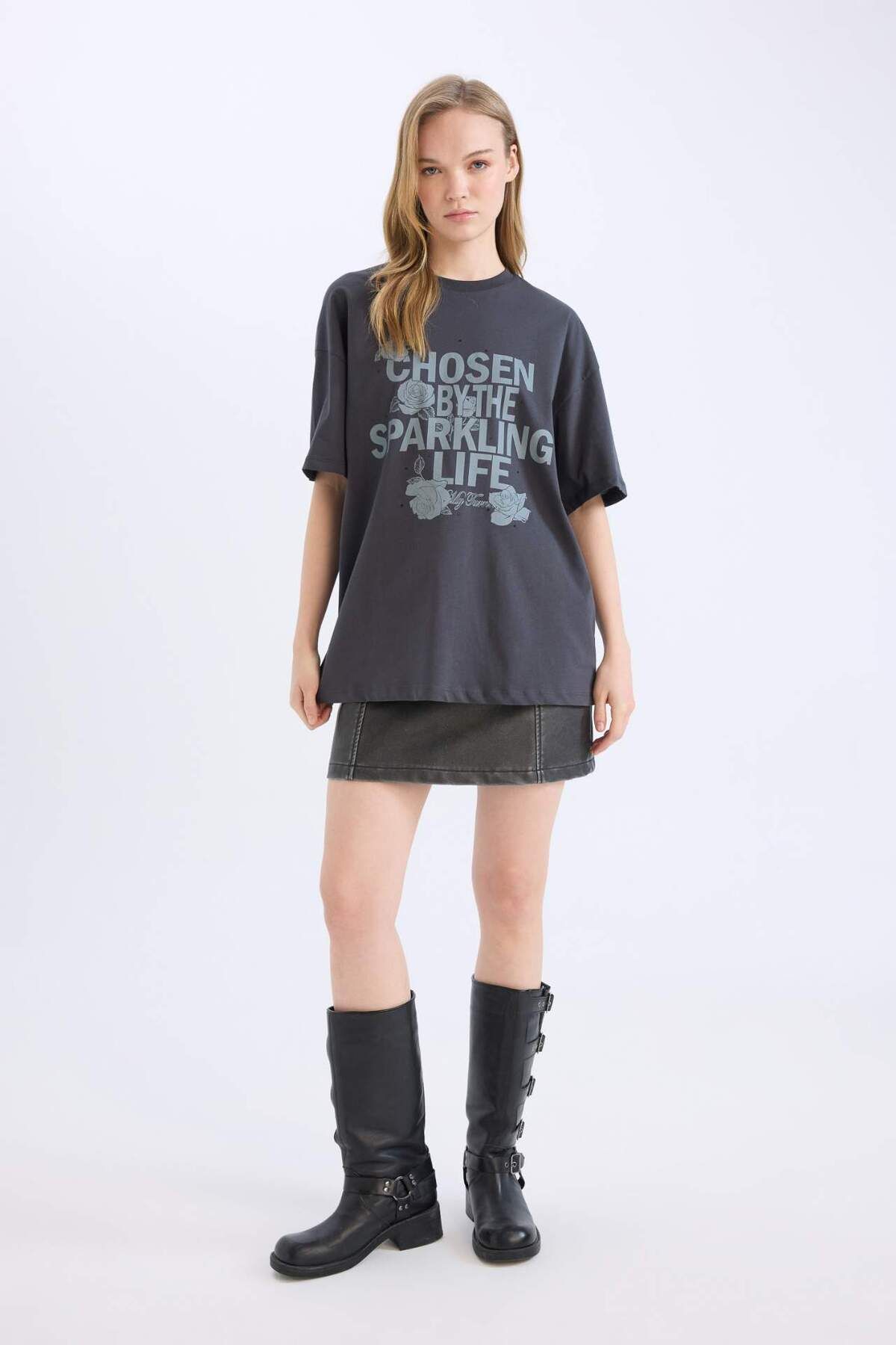 DeFacto-Tricou oversize cu mânecă scurtă cu decolteu lat și imprimeu E1877AX24WN 4