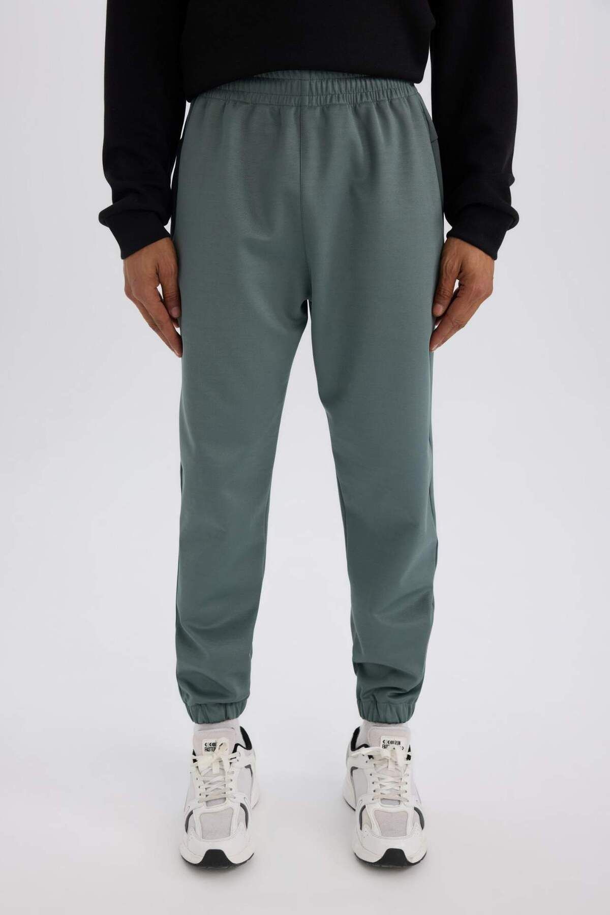 DeFacto-DeFactoFit - Pantaloni de sport Jogger pentru atlet, cu potrivire standard, buzunare drepte și picior elastic în talie D3742AX24WN 1