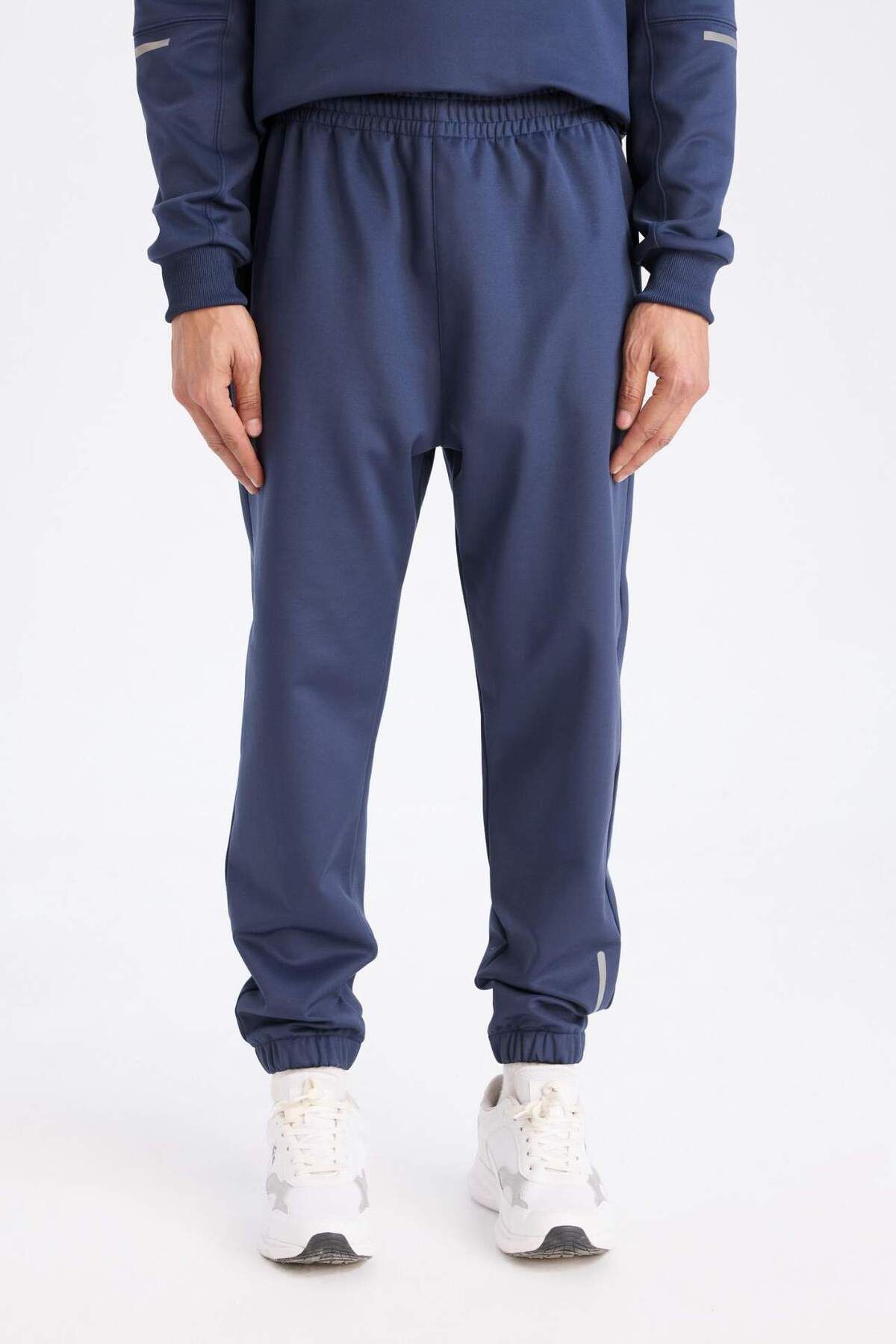 DeFacto-Defactofit - Sports Jogger Sweatpants, Standard Fit, with Straight Pockets and Elastic Waist Legs D3742Ax24Wn 1