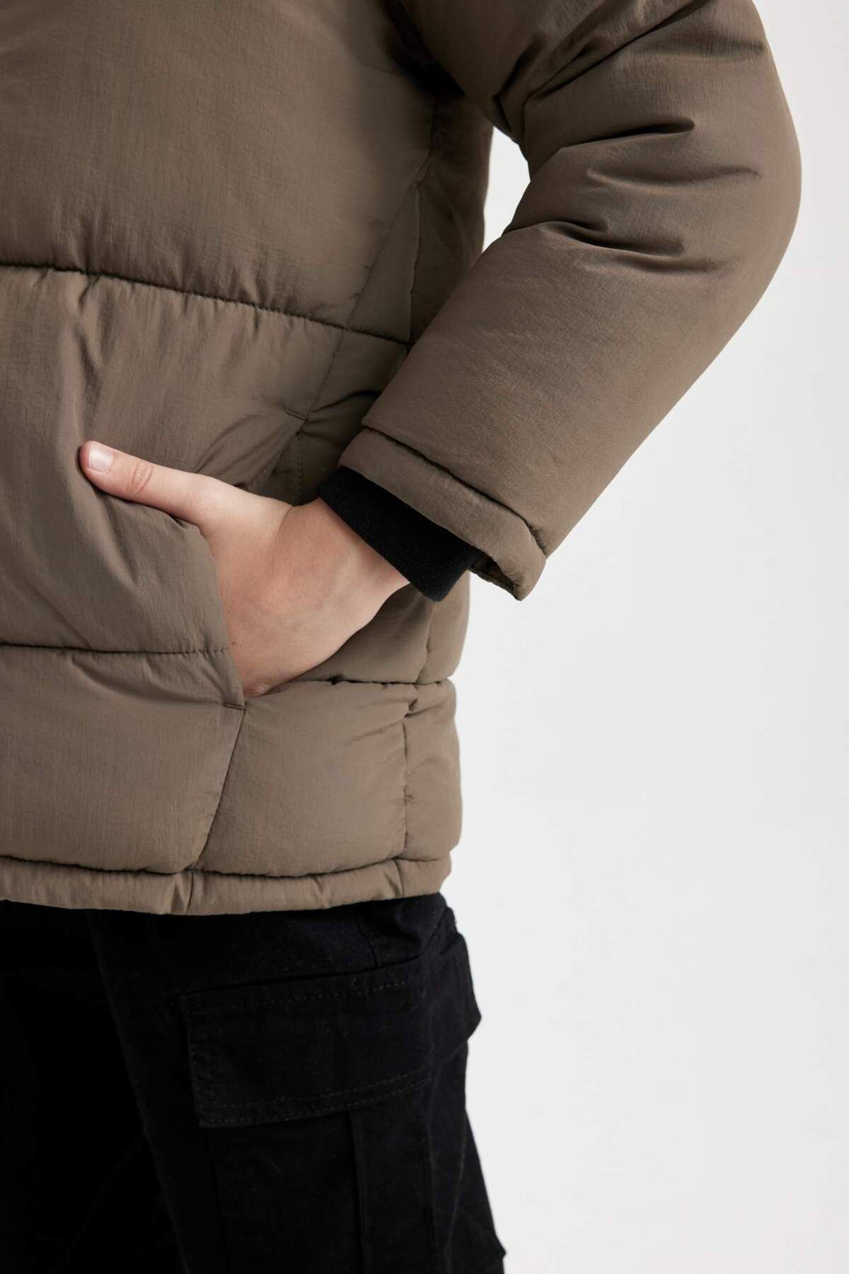 DeFacto-Wasserabweisender, mit Fleece gefütterter Jungenmantel mit Kapuze C9046A824WN 5