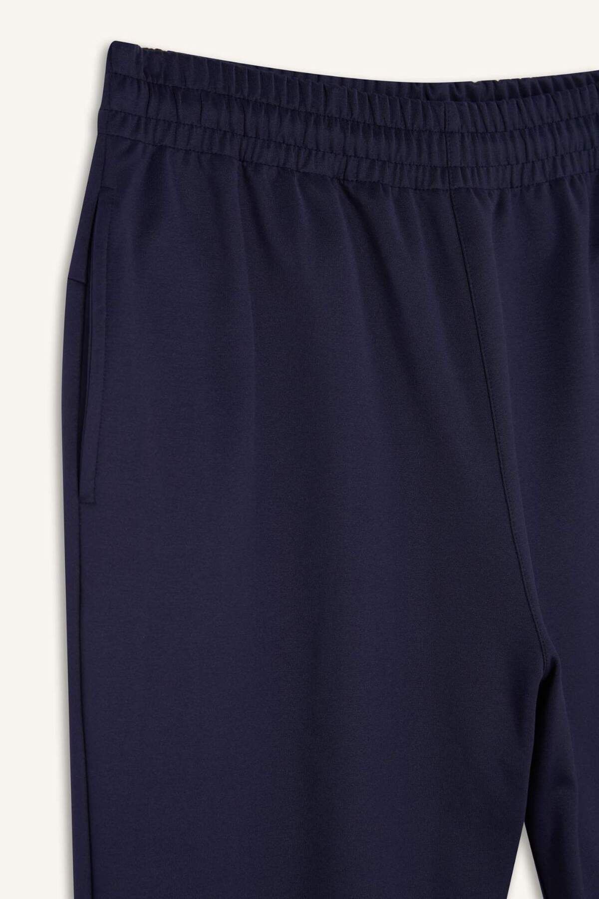 DeFacto-Defactofit - Sports Jogger Sweatpants, Standard Fit, with Straight Pockets and Elastic Waist Legs D3742Ax24Wn 7