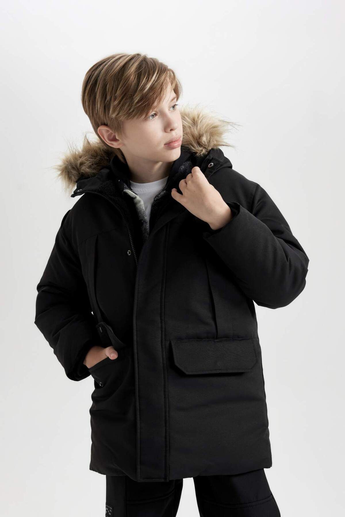 DeFacto-Parka pentru băieți - blană artificială, glugă, căptușeală de pluș, guler detașabil C8783A824WN 3