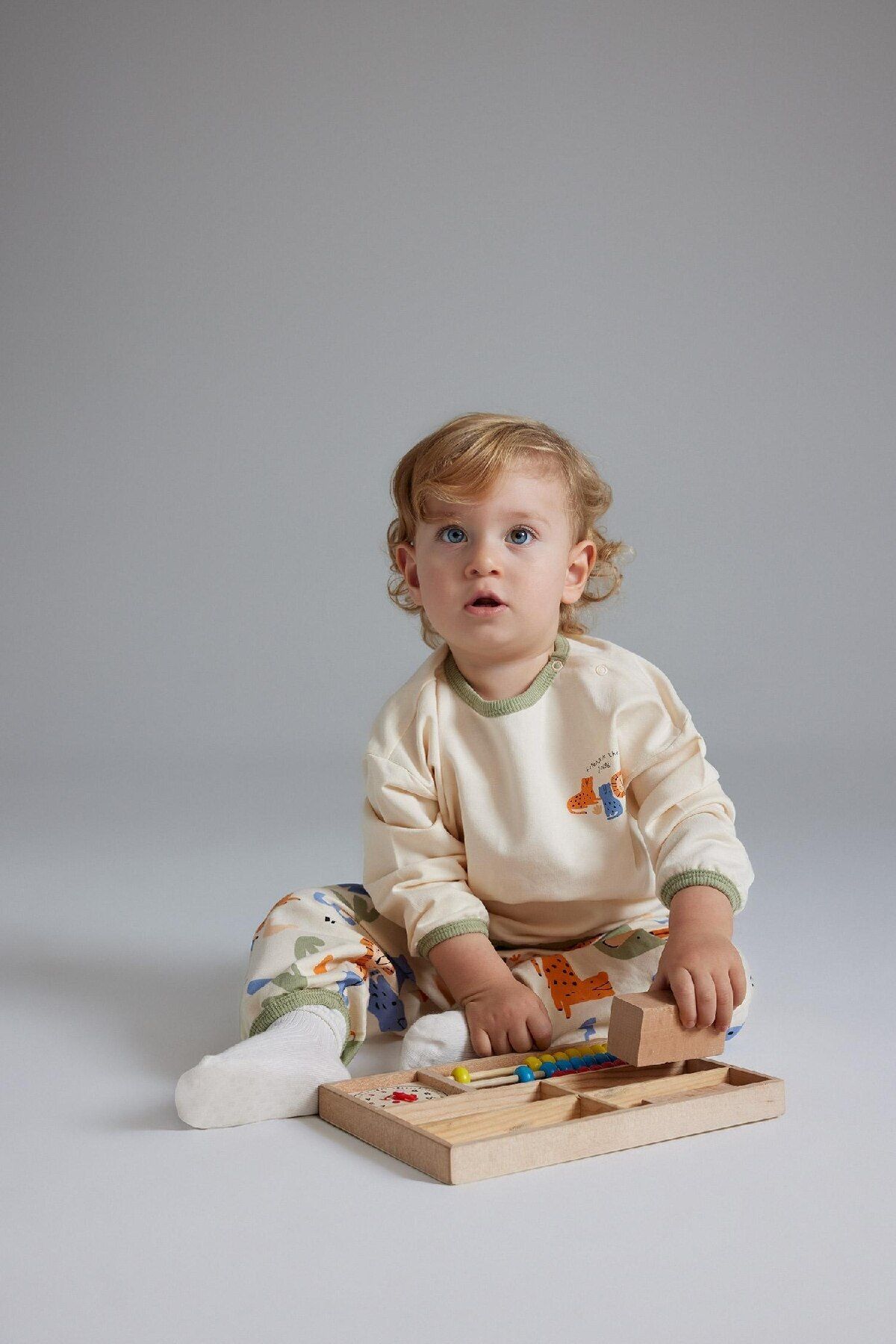 DeFacto-2-teiliges Set für Babys, Jungen, Langarm-Sweatshirt mit Safari-Aufdruck und elastischem Bund, Jogginghose D8707A525SP 3